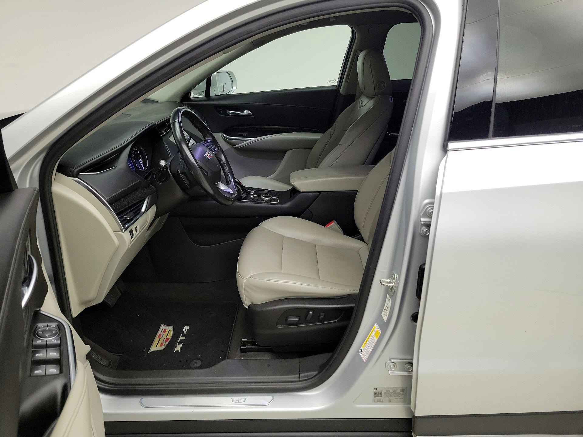 Thumbnail: 2021 Cadillac XT4 - 11