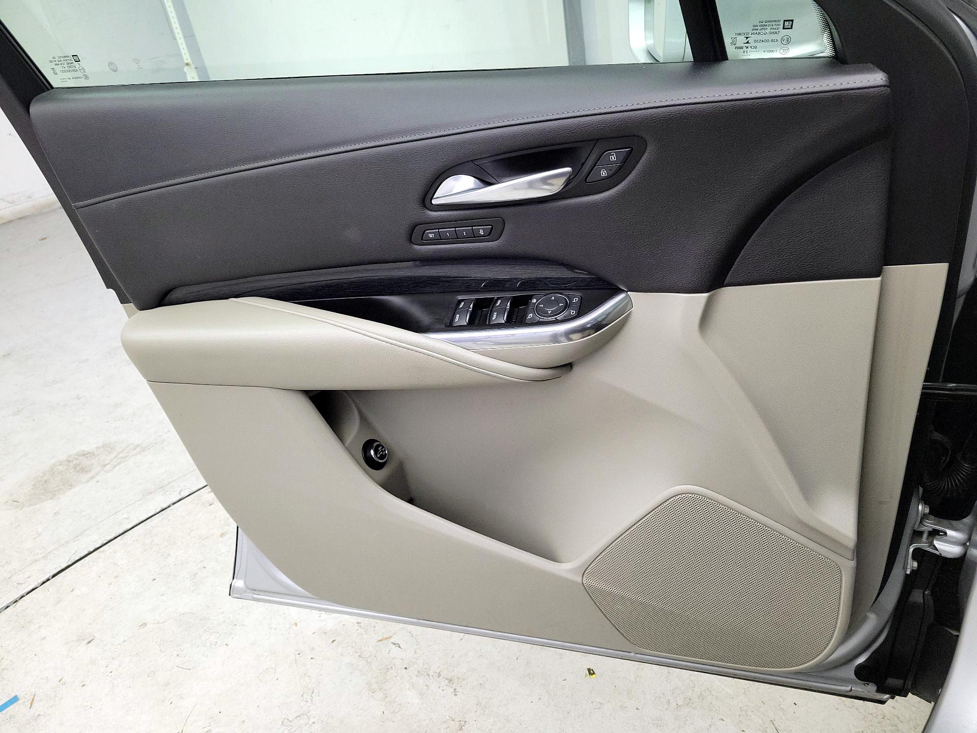 Thumbnail: 2021 Cadillac XT4 - 12