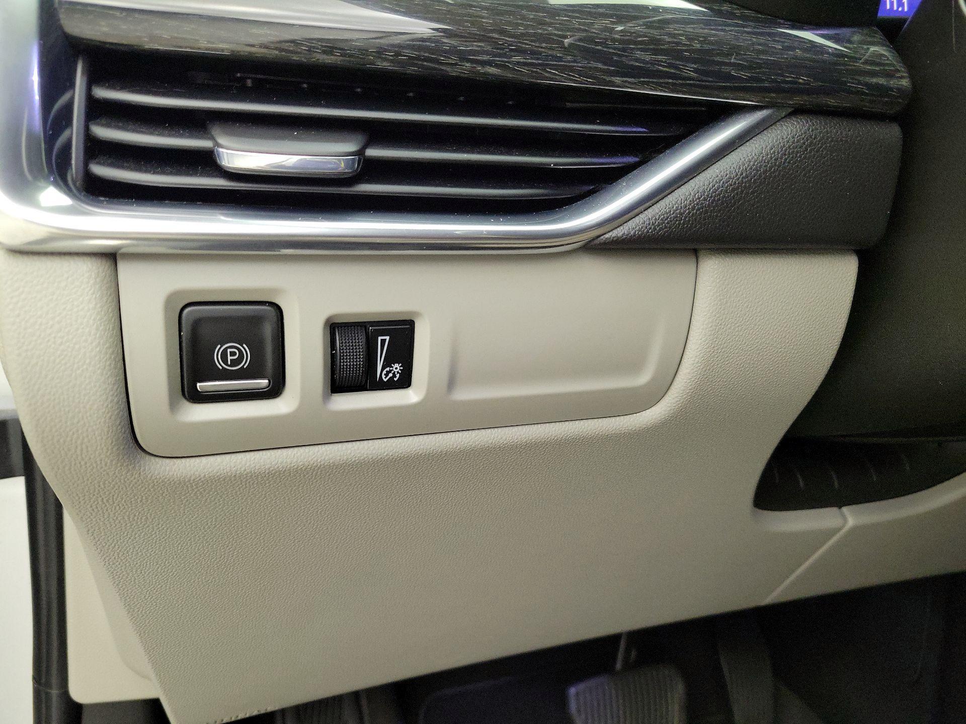 Thumbnail: 2021 Cadillac XT4 - 13