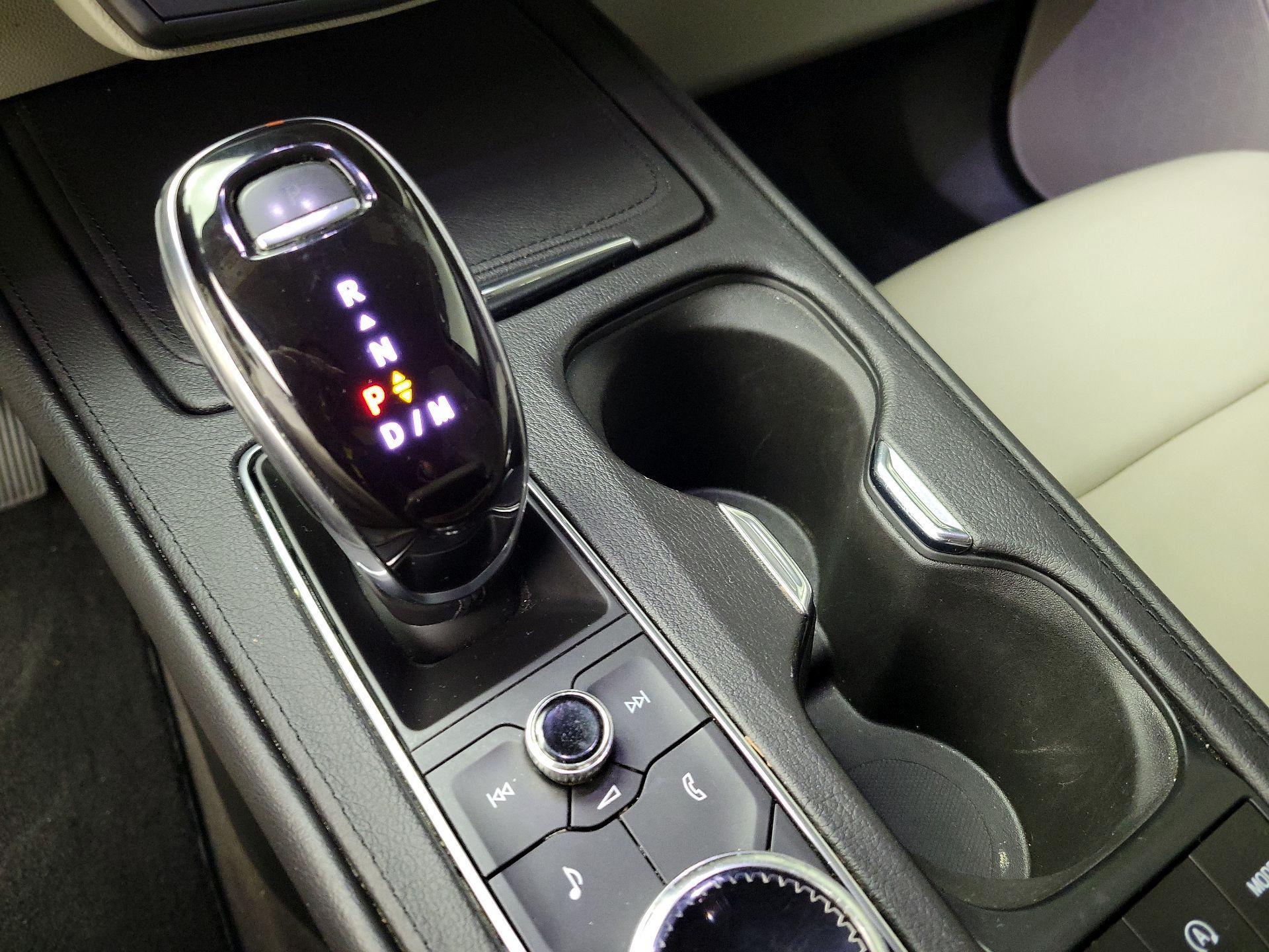 Thumbnail: 2021 Cadillac XT4 - 17