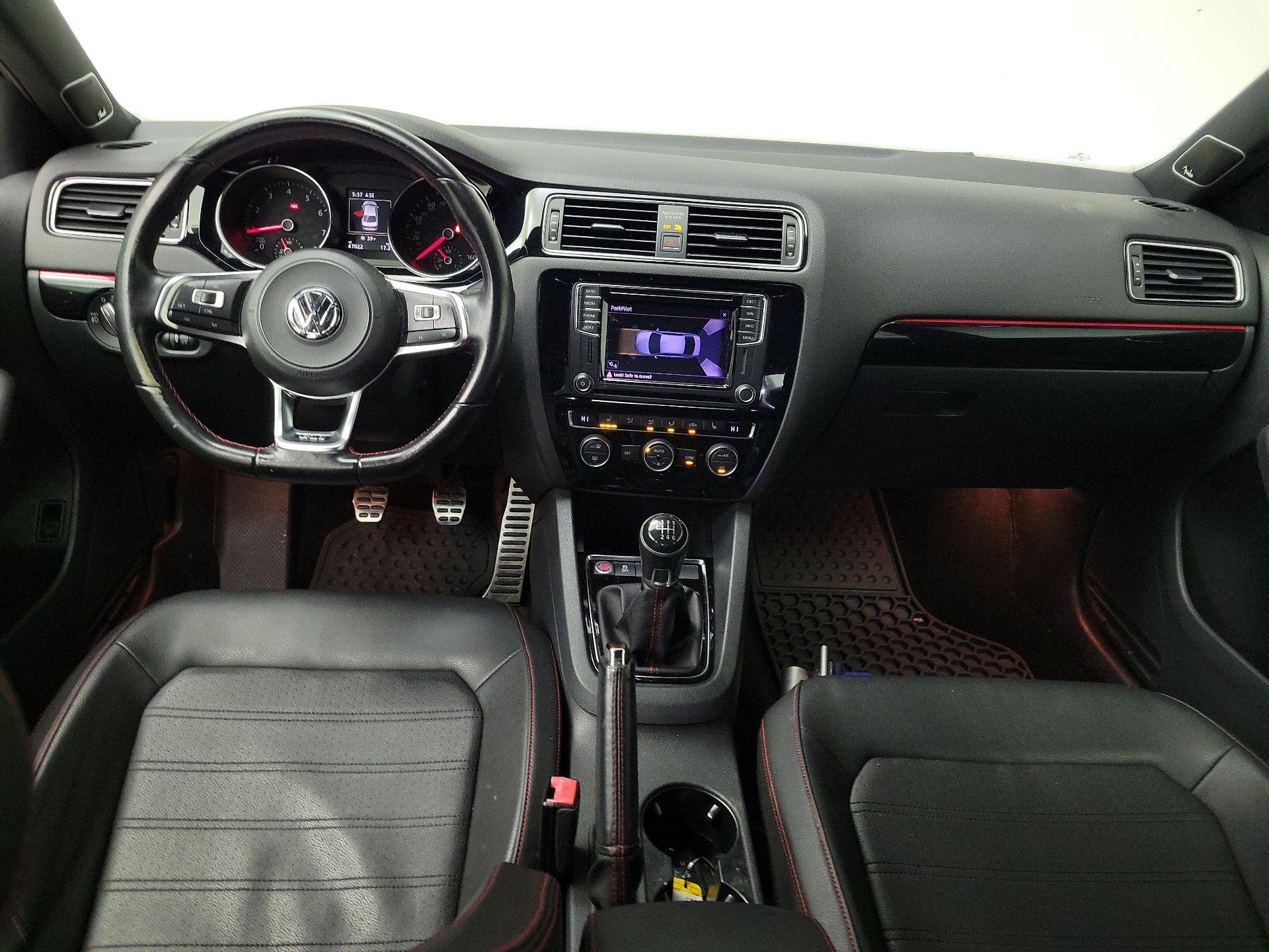 Thumbnail: 2017 Volkswagen Jetta - 9