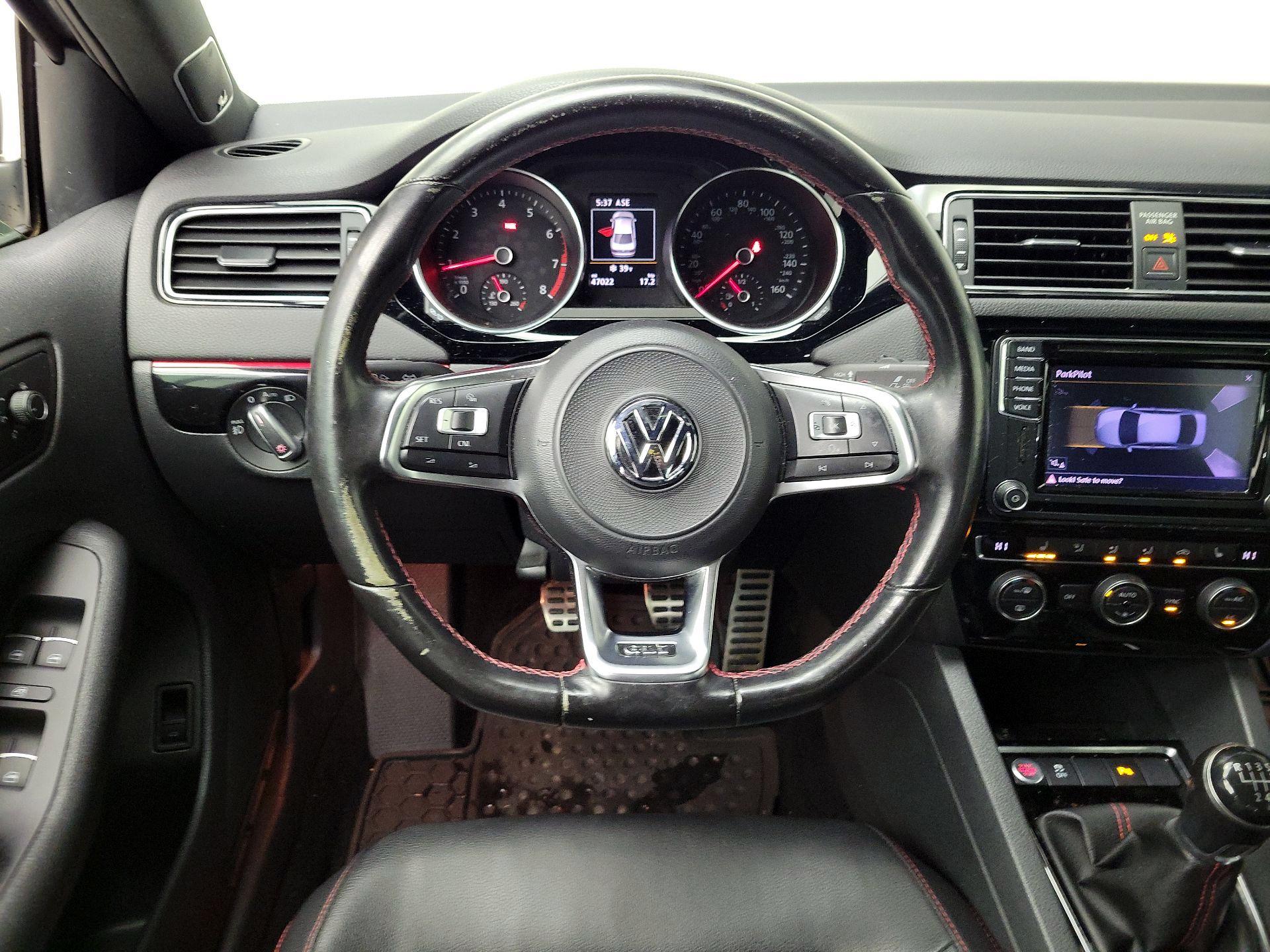 Thumbnail: 2017 Volkswagen Jetta - 10