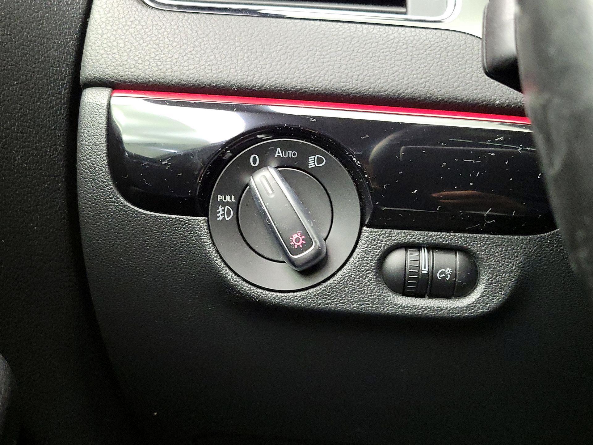 Thumbnail: 2017 Volkswagen Jetta - 13