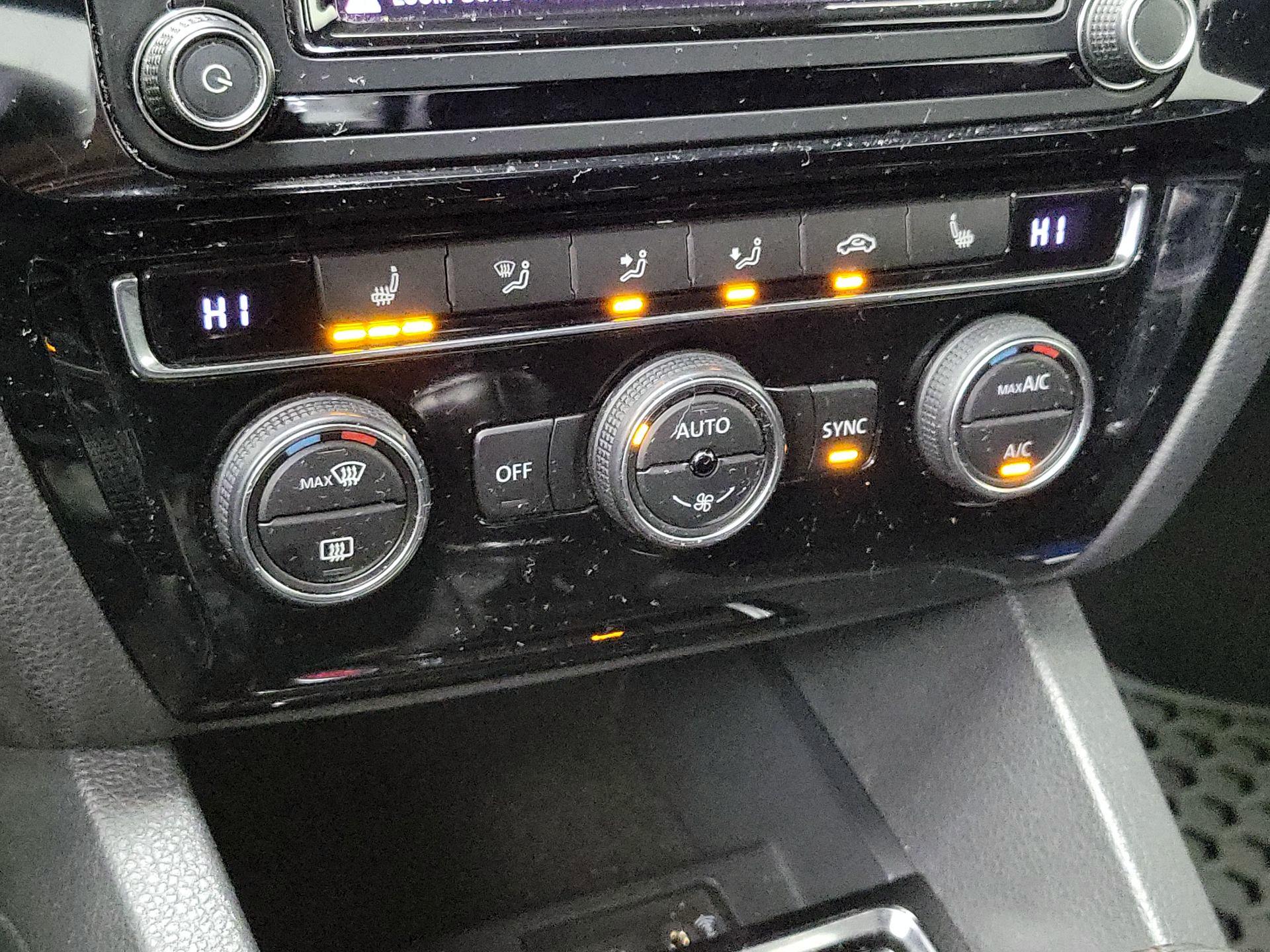 Thumbnail: 2017 Volkswagen Jetta - 16