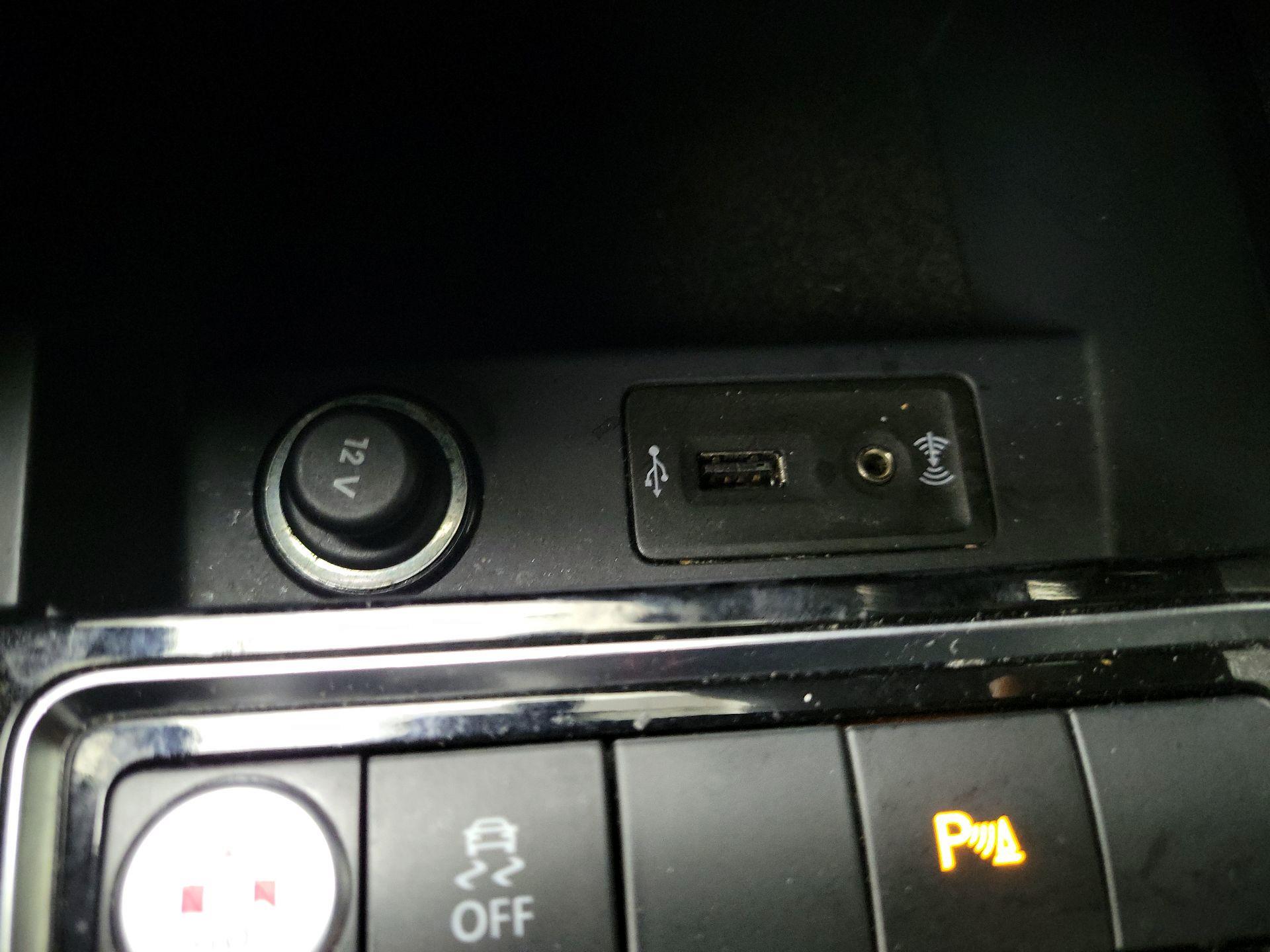 Thumbnail: 2017 Volkswagen Jetta - 18