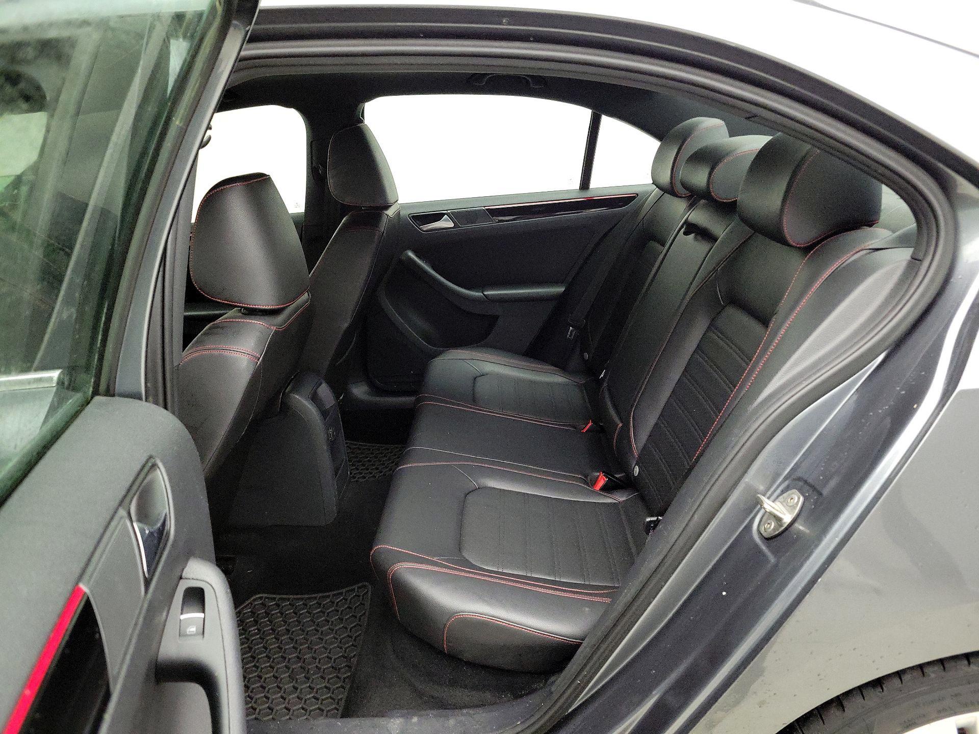 Thumbnail: 2017 Volkswagen Jetta - 20