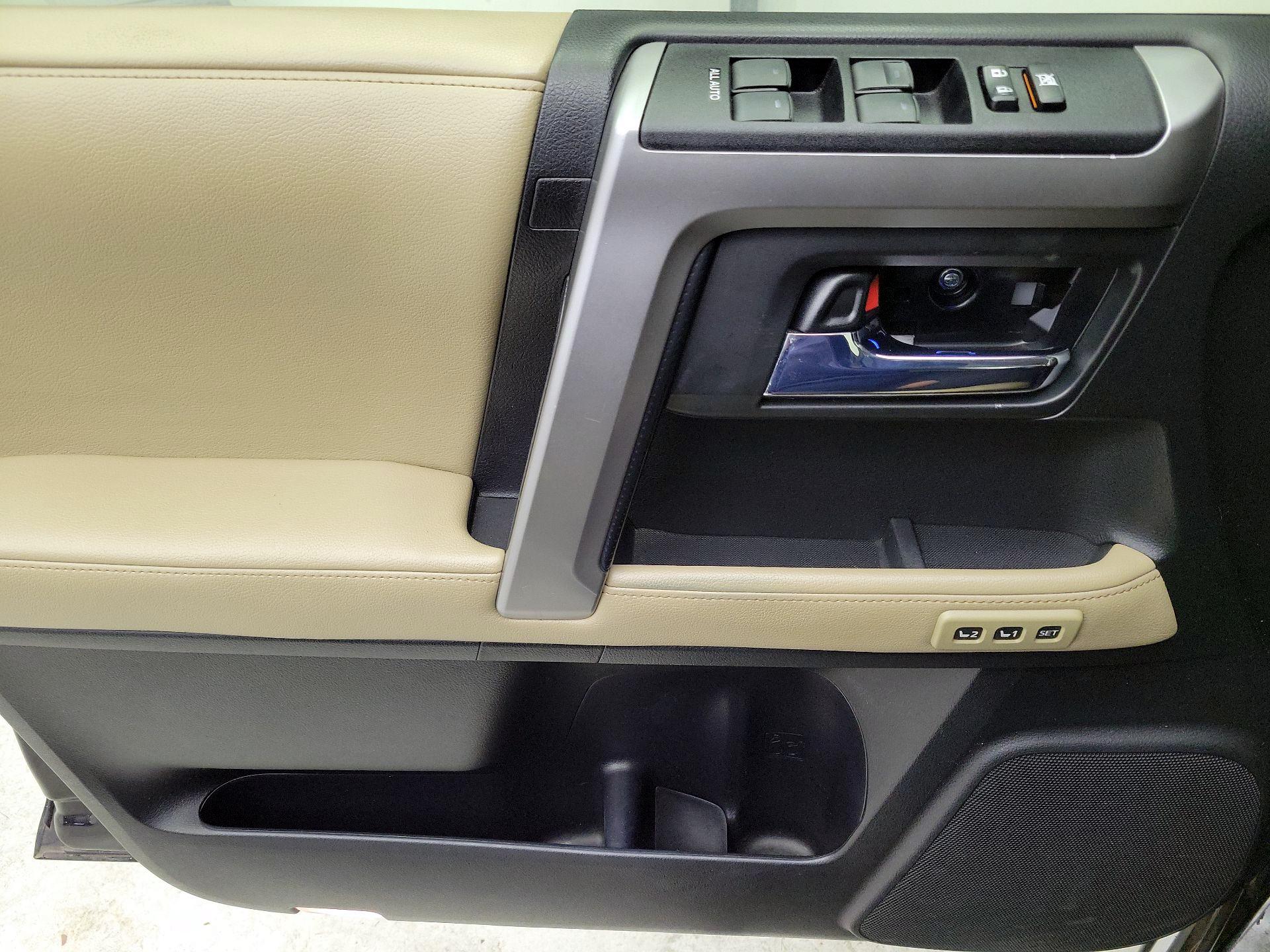 Thumbnail: 2016 Toyota 4Runner - 12