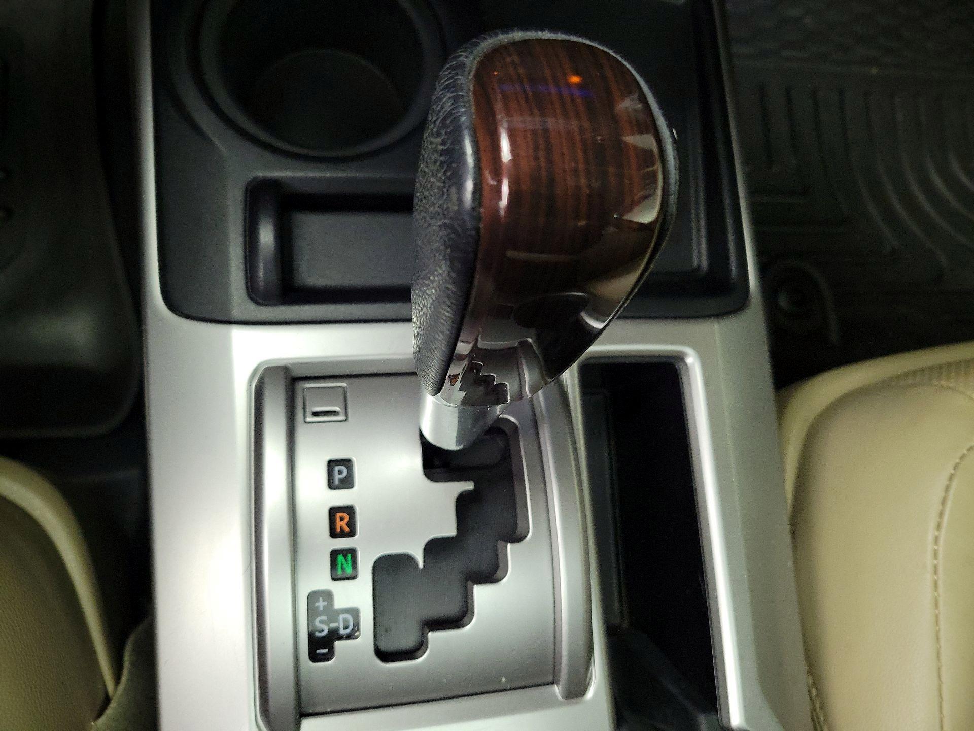 Thumbnail: 2016 Toyota 4Runner - 17