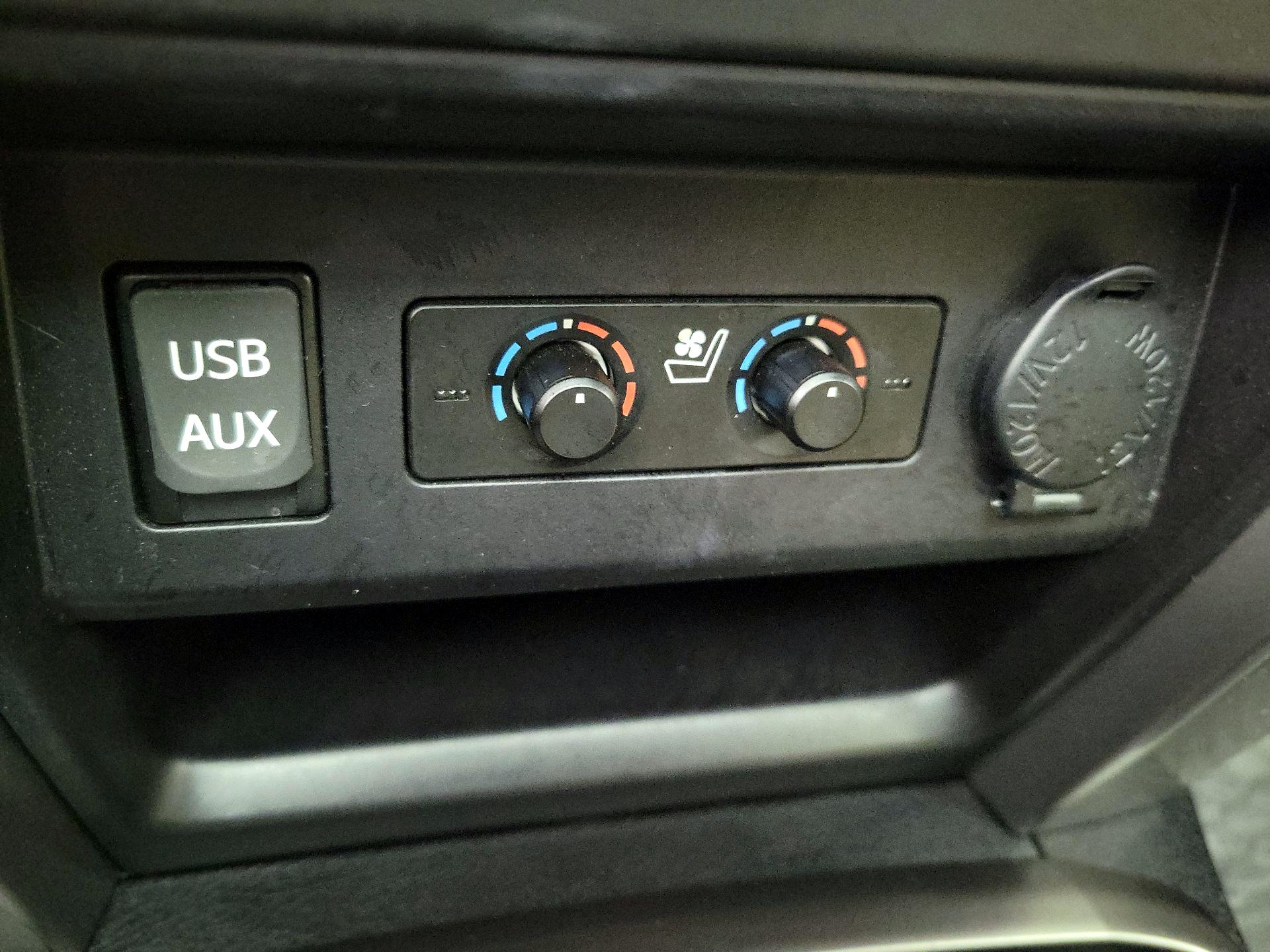 Thumbnail: 2016 Toyota 4Runner - 18