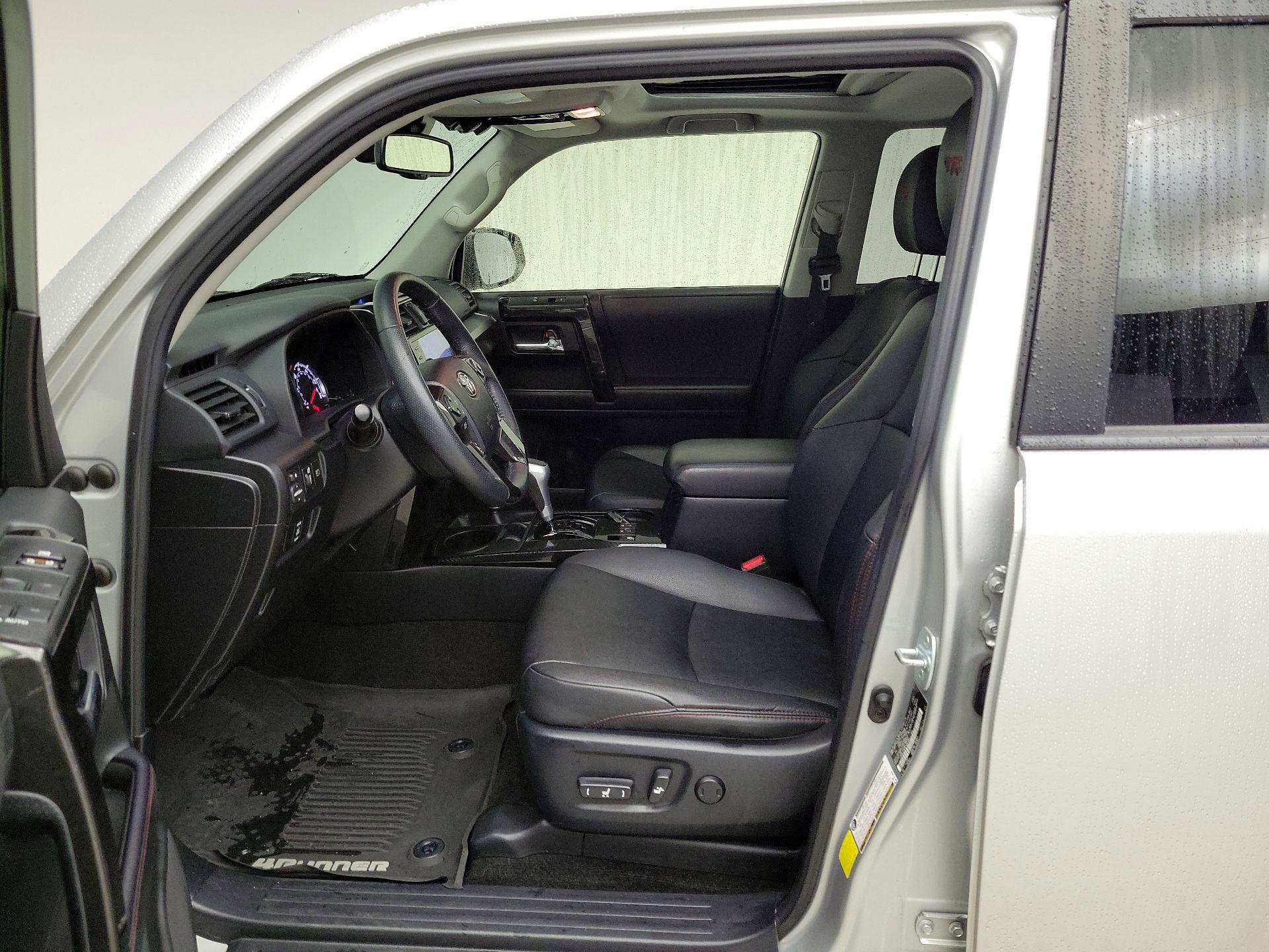 Thumbnail: 2020 Toyota 4Runner - 11