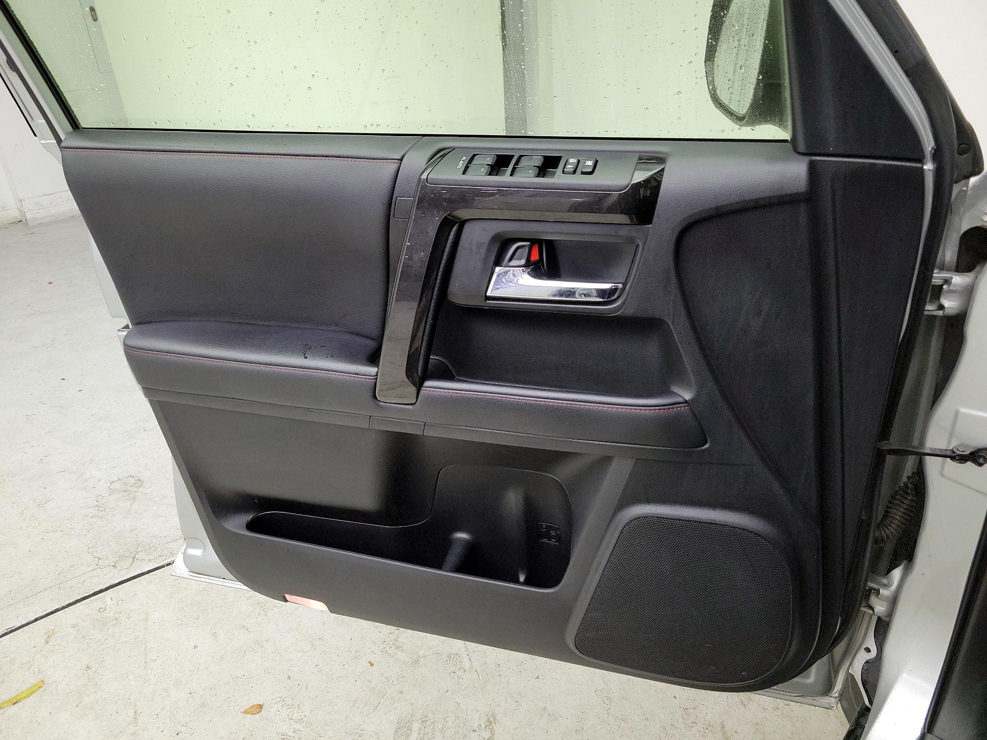 Thumbnail: 2020 Toyota 4Runner - 12