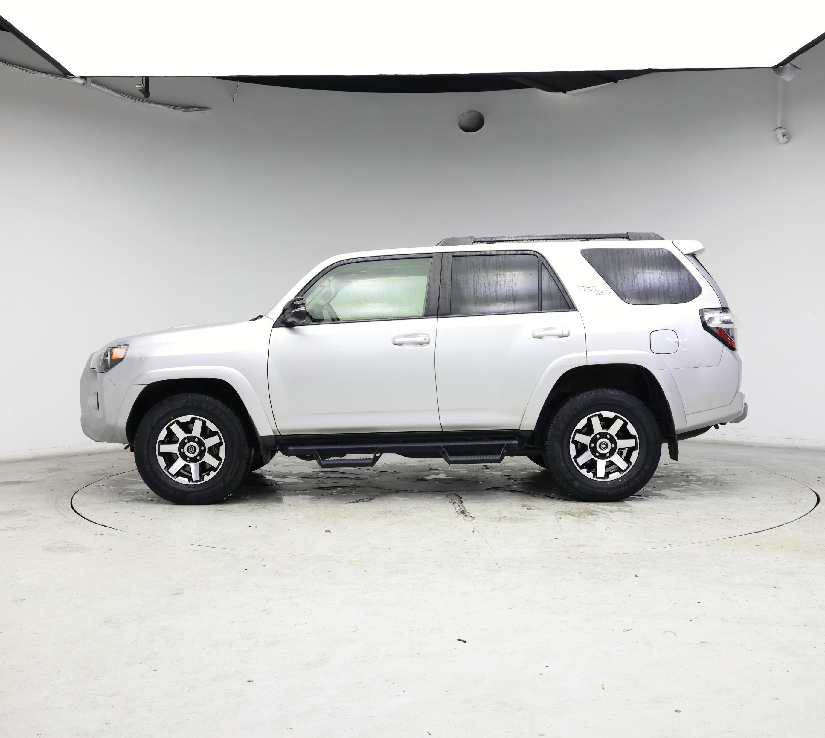 Thumbnail: 2020 Toyota 4Runner - 3
