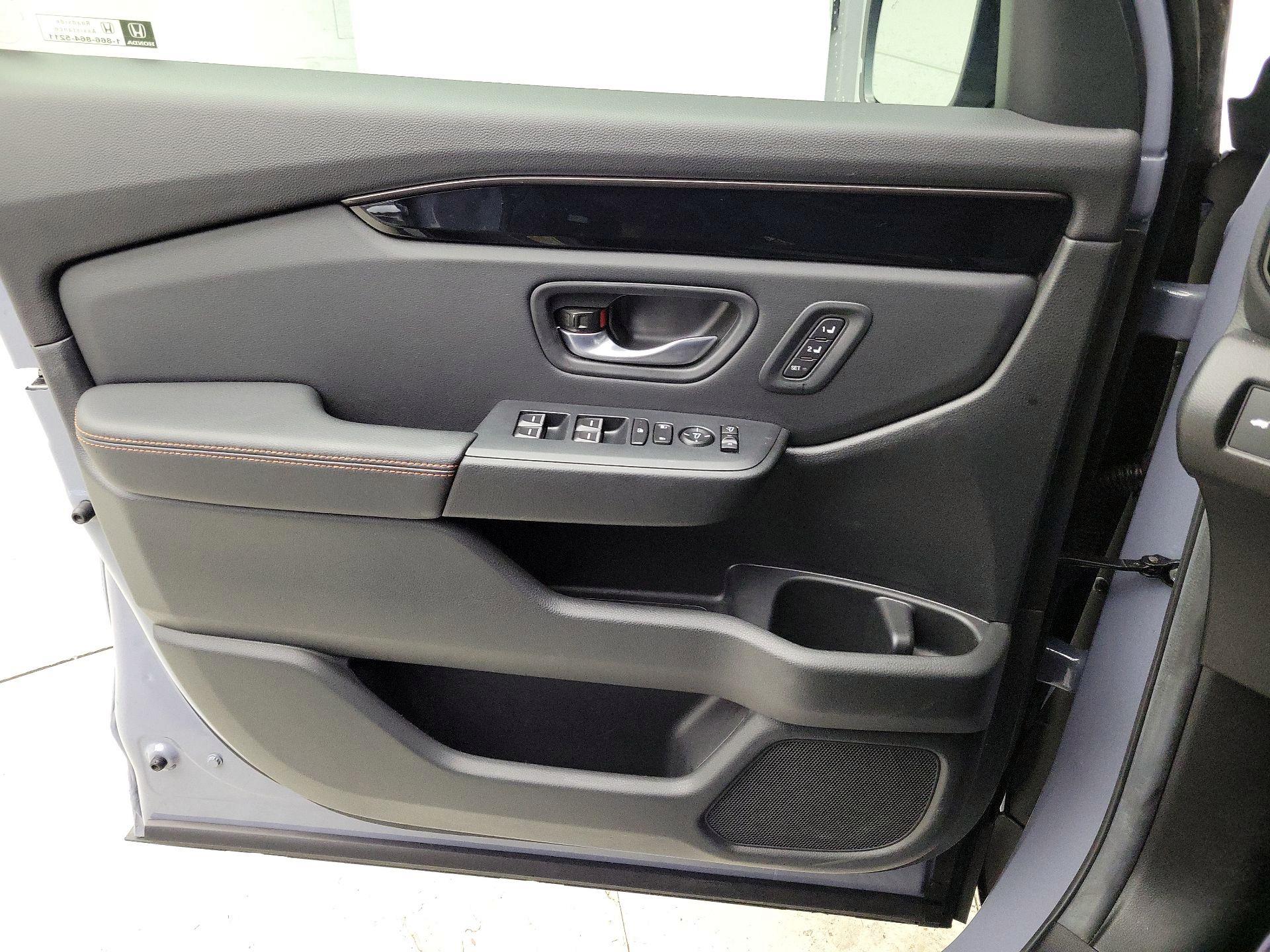 Thumbnail: 2025 Honda Pilot - 12