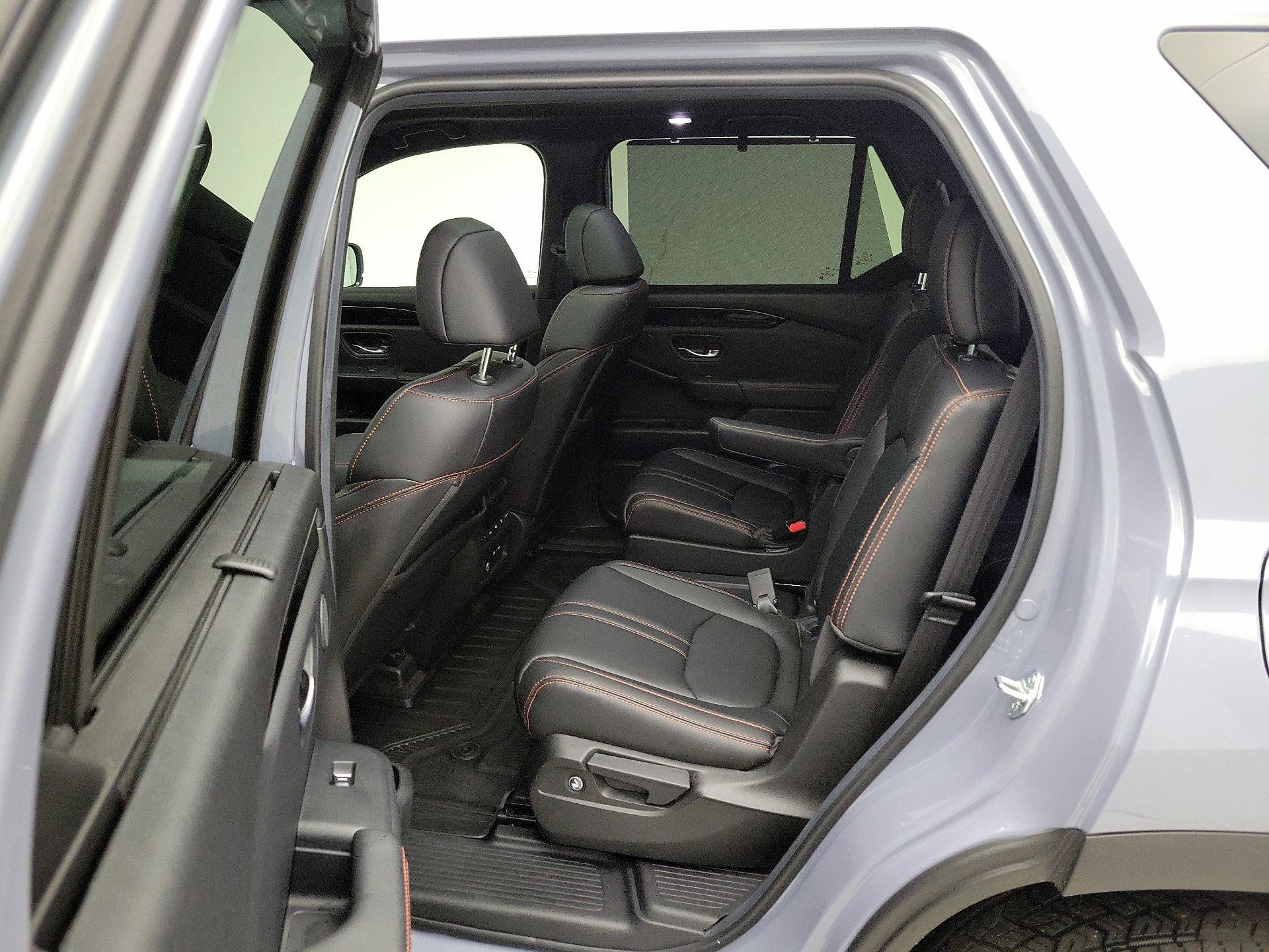 Thumbnail: 2025 Honda Pilot - 20