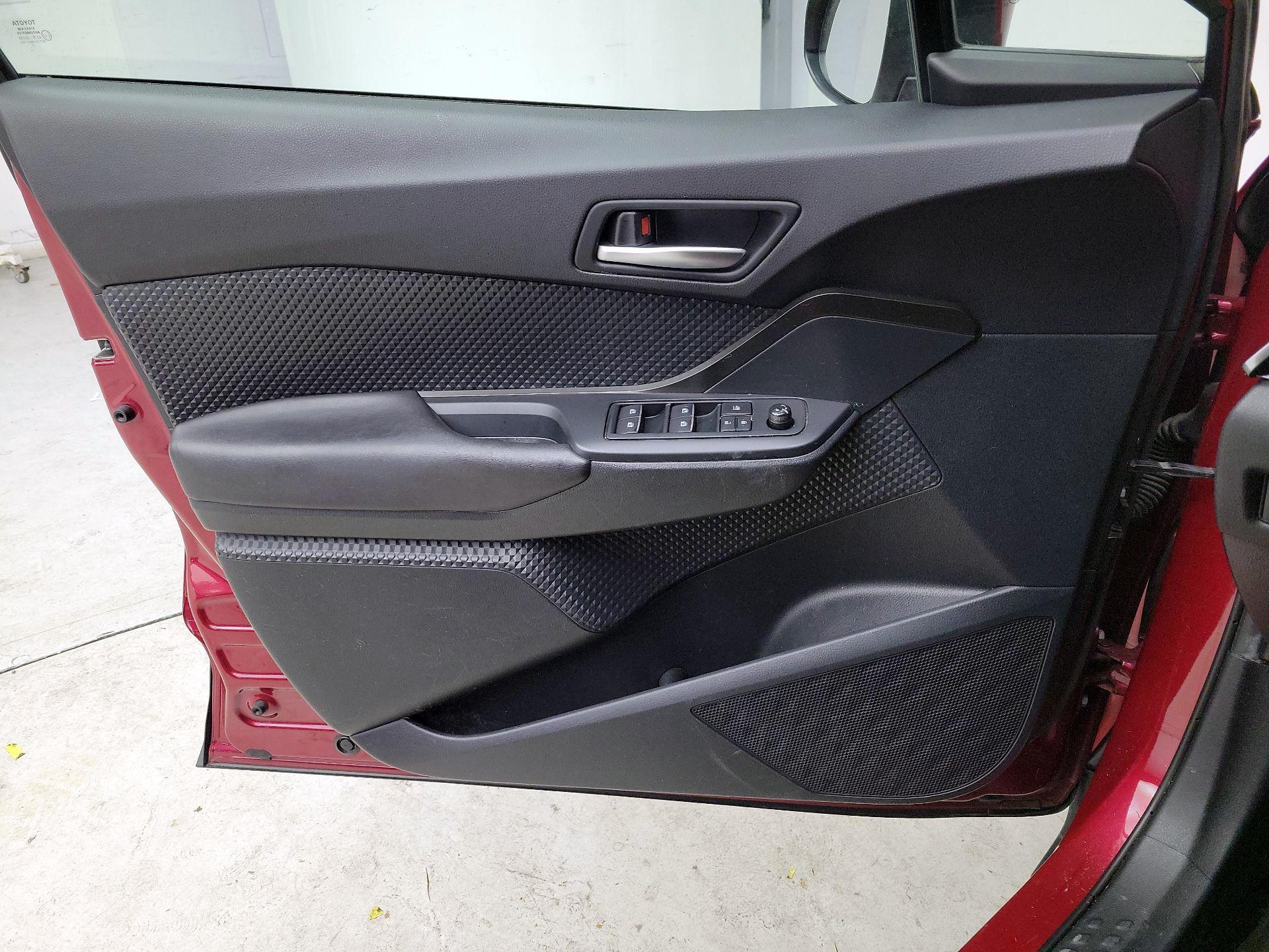 Thumbnail: 2018 Toyota C-HR - 12