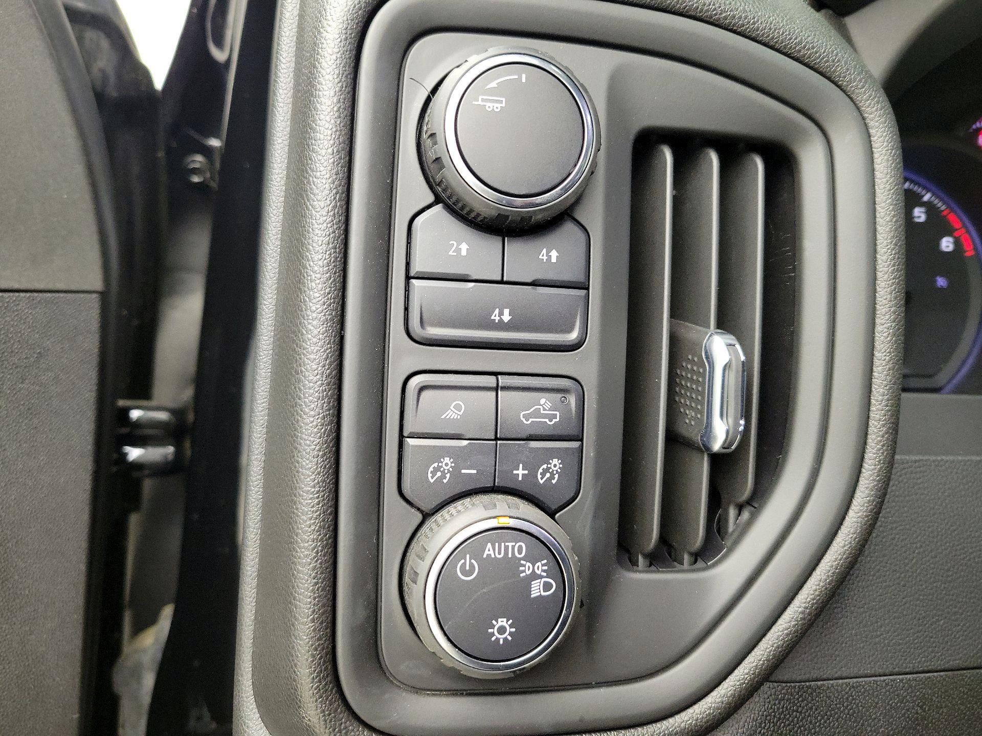 Thumbnail: 2024 Chevrolet Silverado 2500 - 13