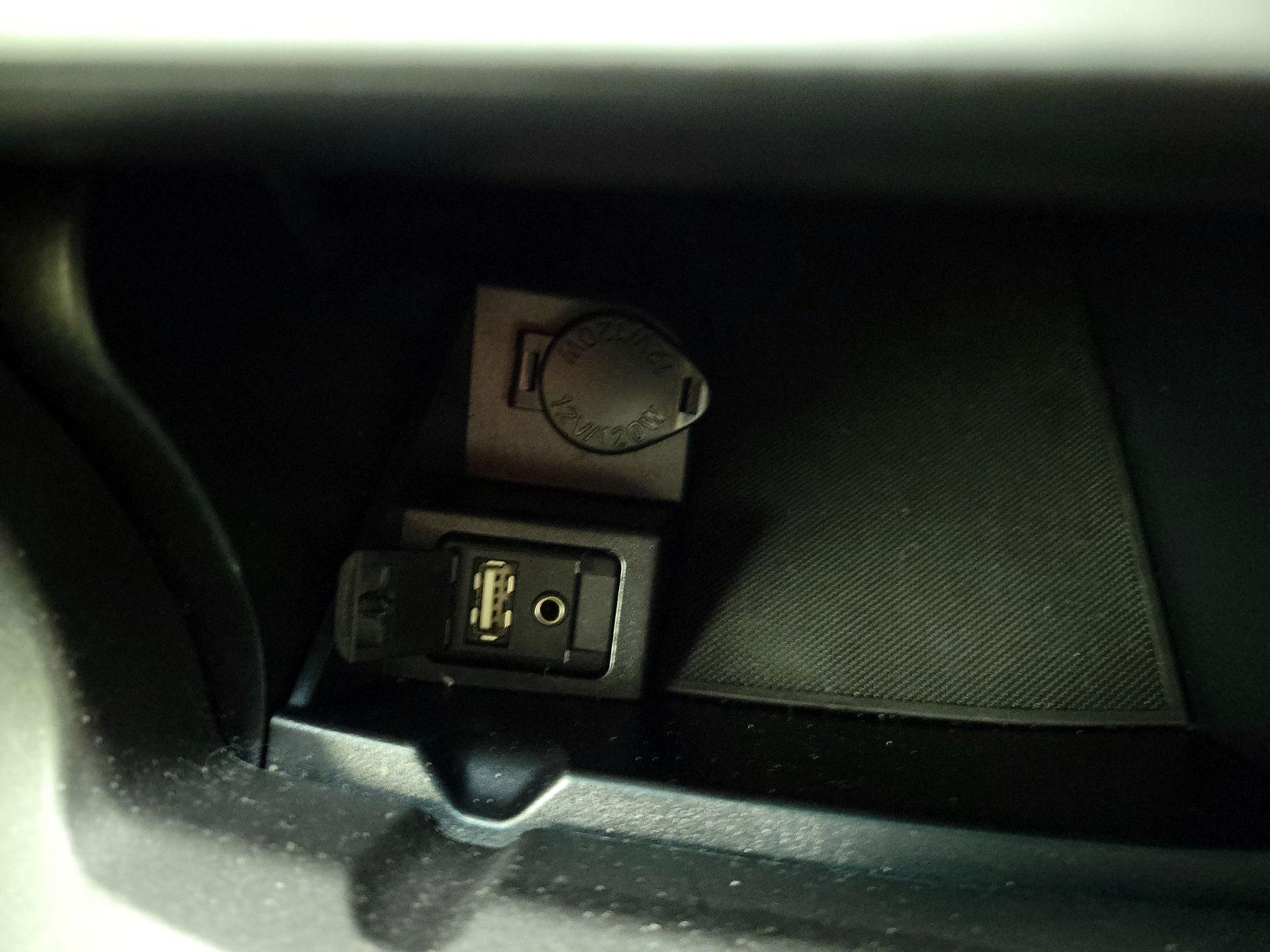 Thumbnail: 2017 Toyota Camry - 17