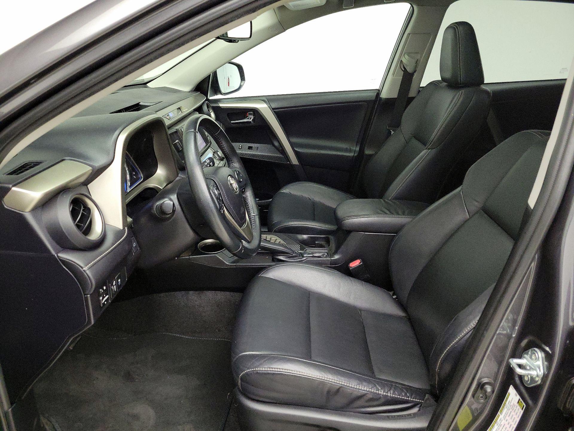 Thumbnail: 2015 Toyota RAV4 - 11