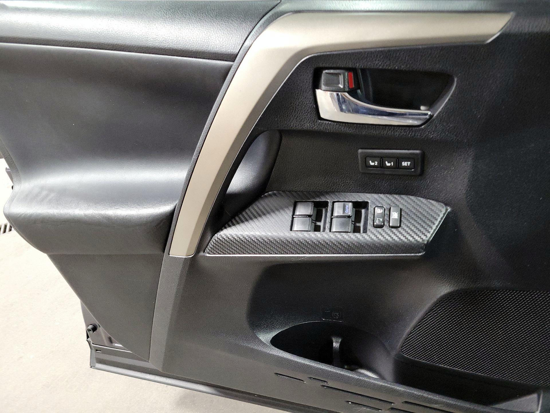 Thumbnail: 2015 Toyota RAV4 - 12