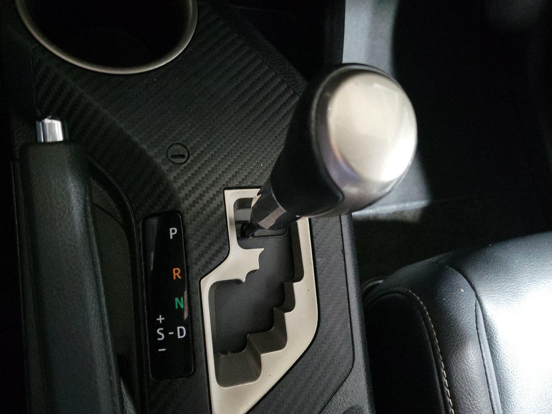 Thumbnail: 2015 Toyota RAV4 - 17