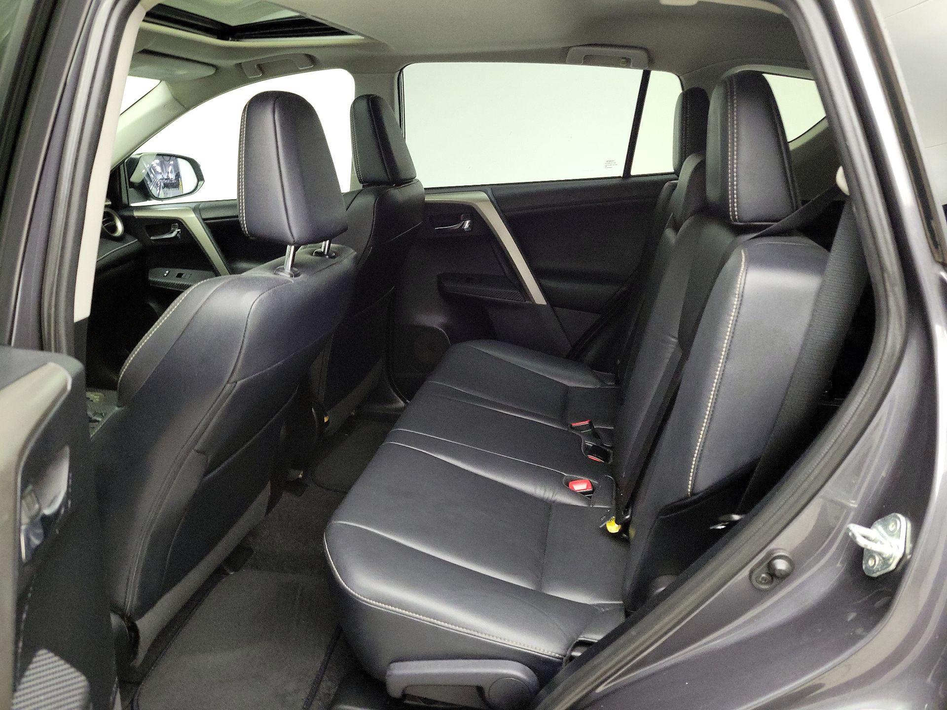 Thumbnail: 2015 Toyota RAV4 - 20