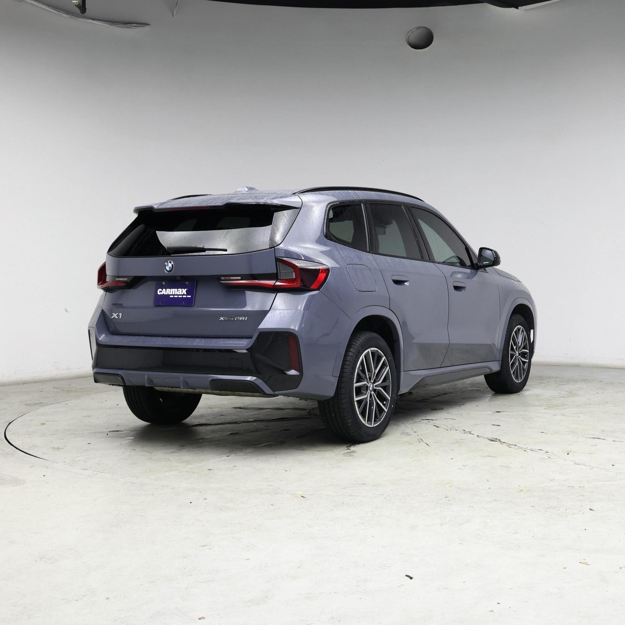 Thumbnail: 2023 BMW X1 - 8