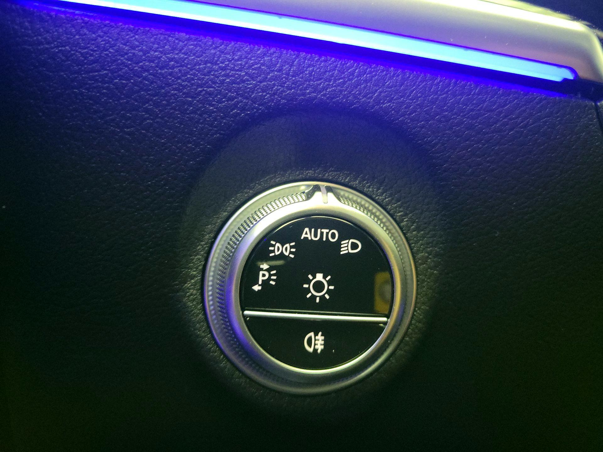 Thumbnail: 2023 Mercedes-Benz C-Class - 13