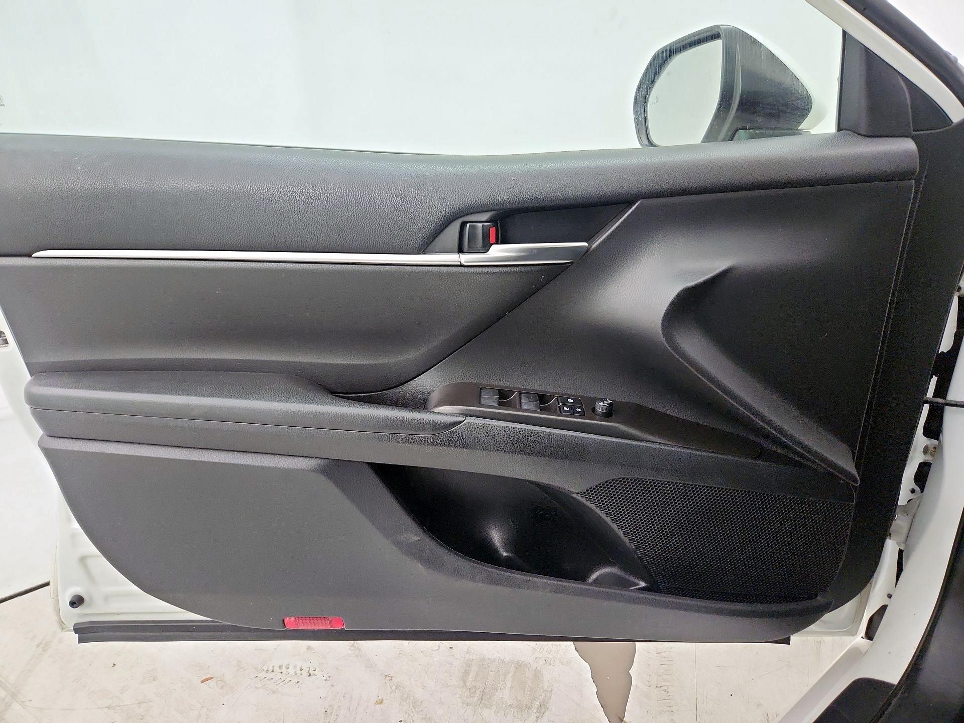 Thumbnail: 2021 Toyota Camry - 12