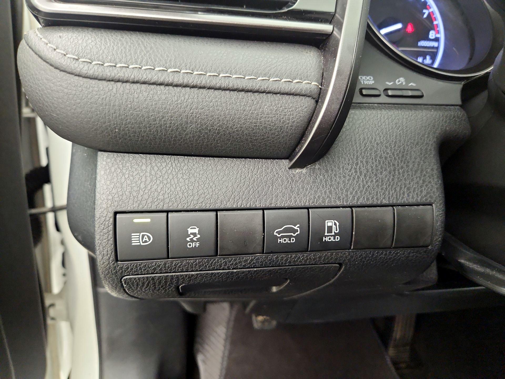 Thumbnail: 2021 Toyota Camry - 13