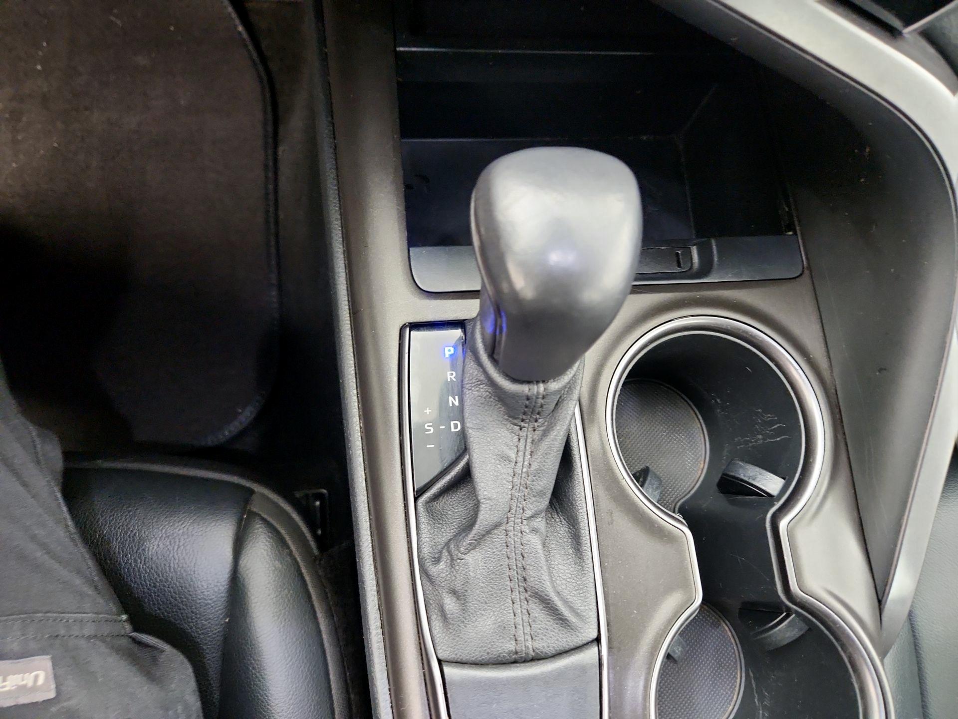 Thumbnail: 2021 Toyota Camry - 17