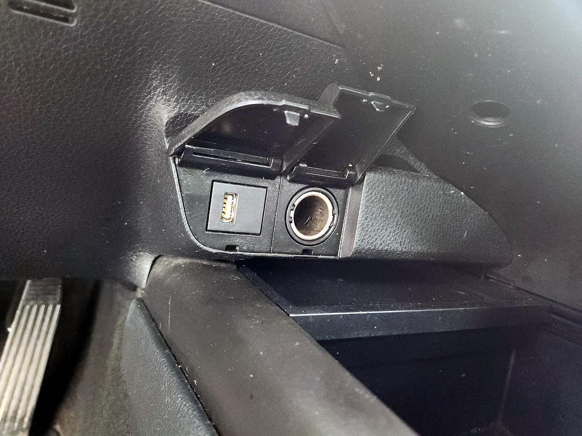 Thumbnail: 2021 Toyota Camry - 18