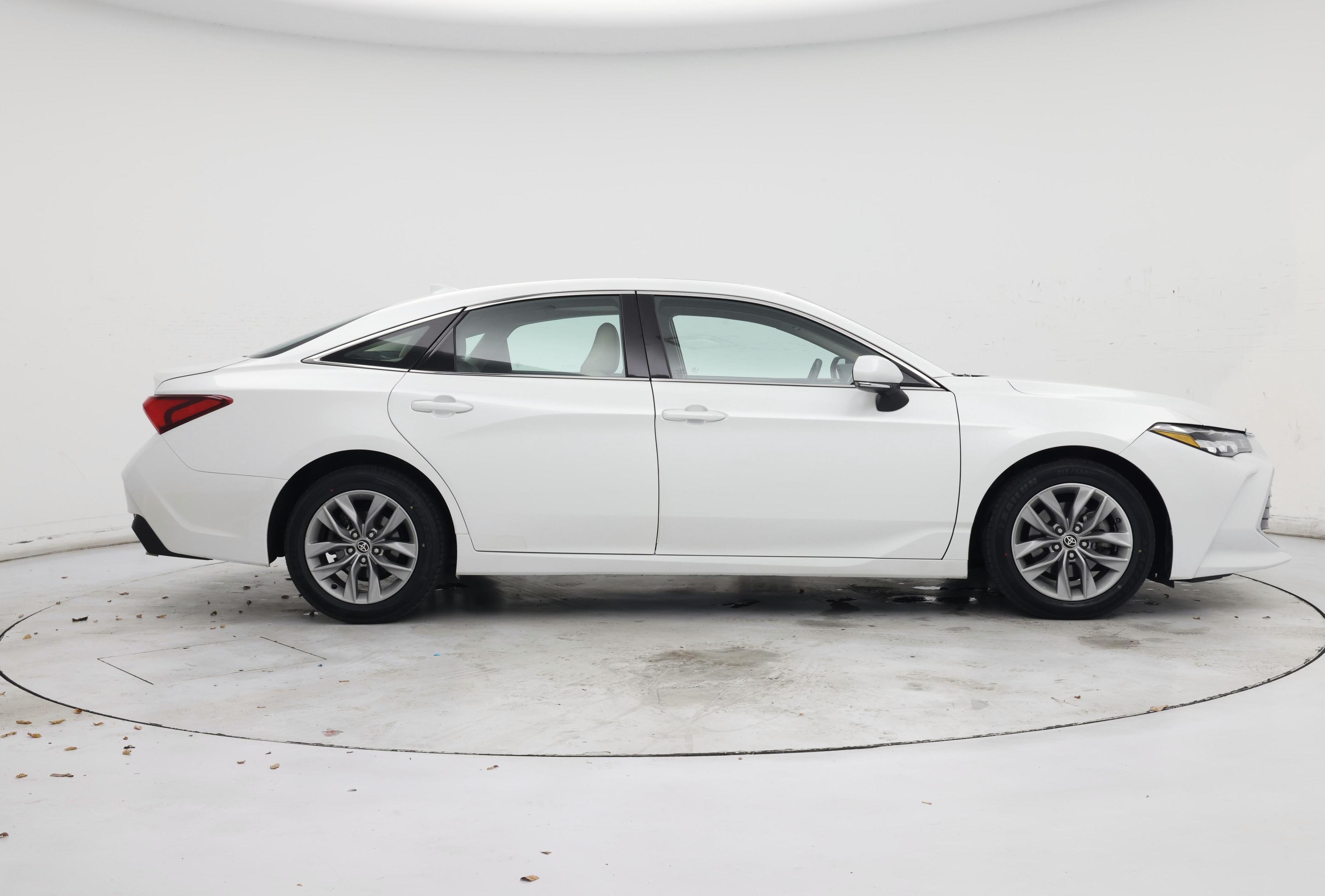 Thumbnail: 2022 Toyota Avalon - 7