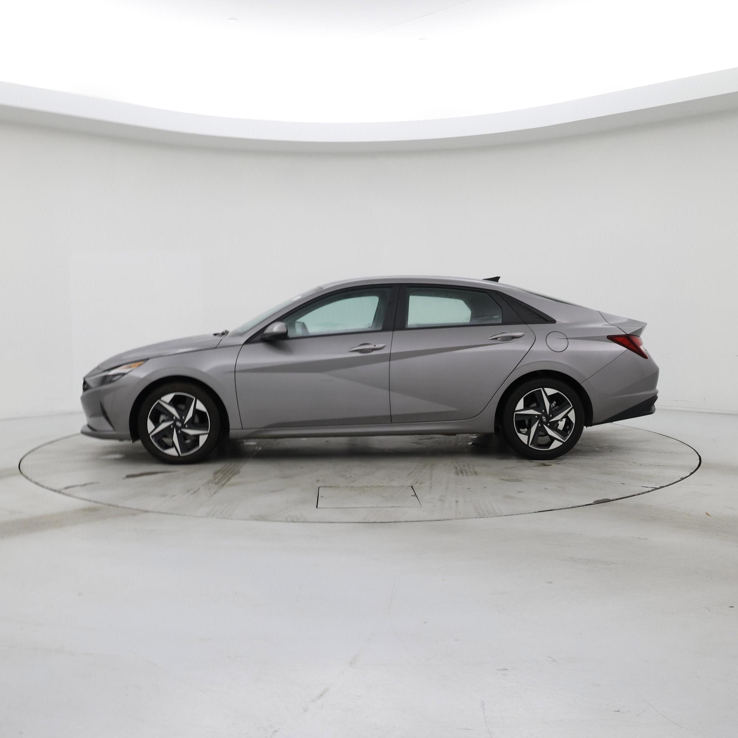 Thumbnail: 2023 Hyundai Elantra - 3