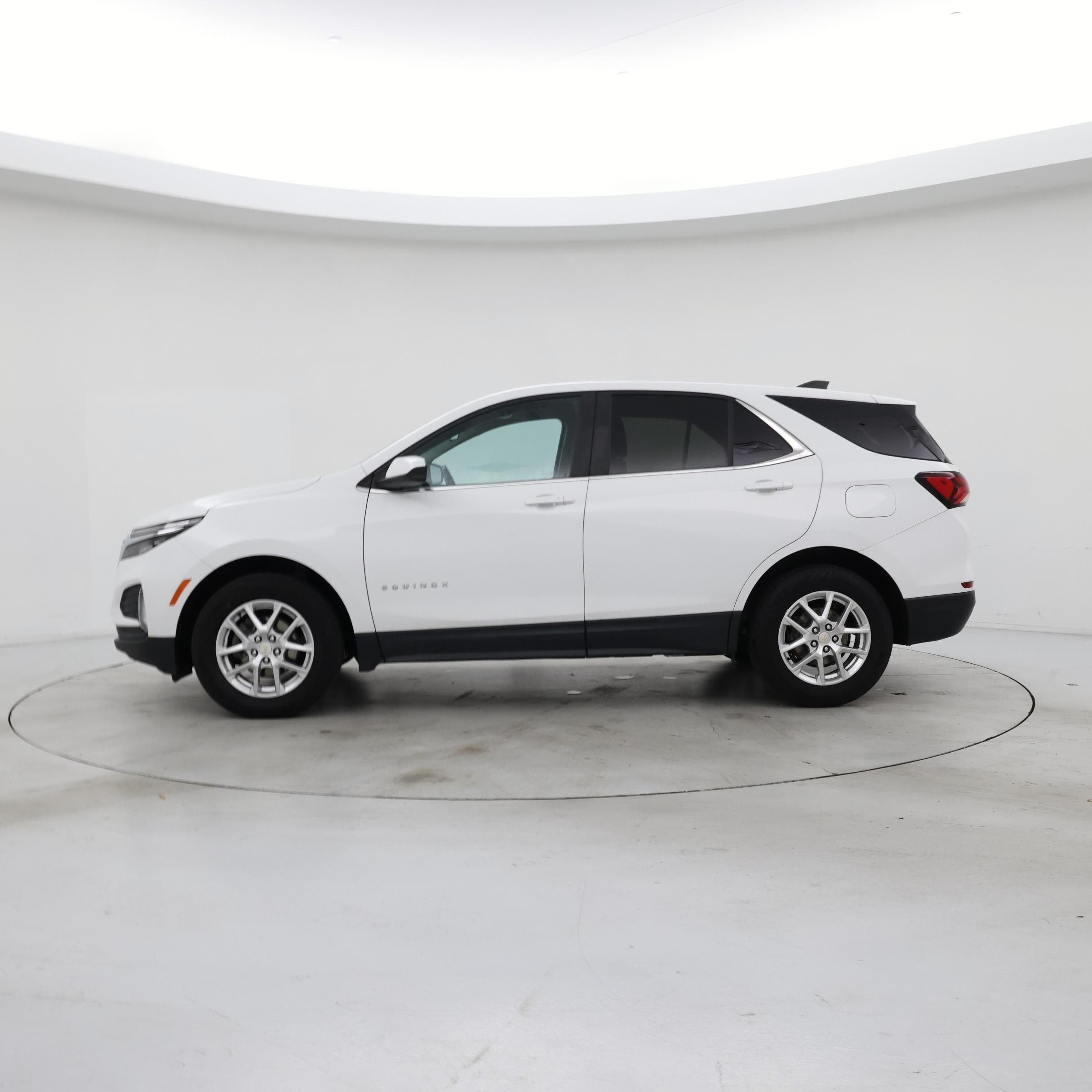 Thumbnail: 2022 Chevrolet Equinox - 3