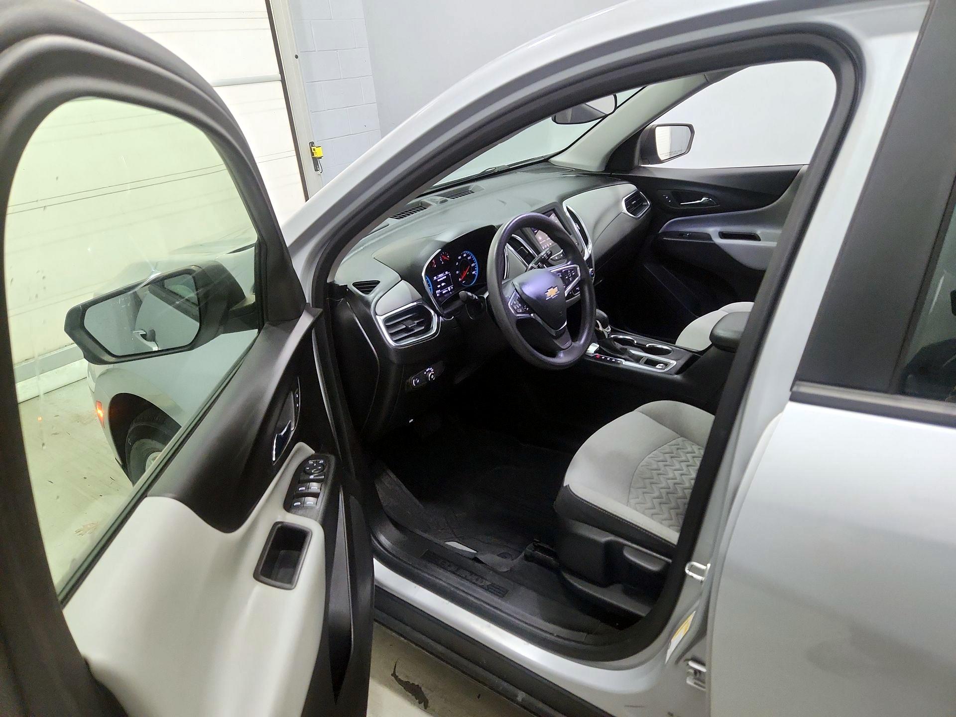 Thumbnail: 2022 Chevrolet Equinox - 11