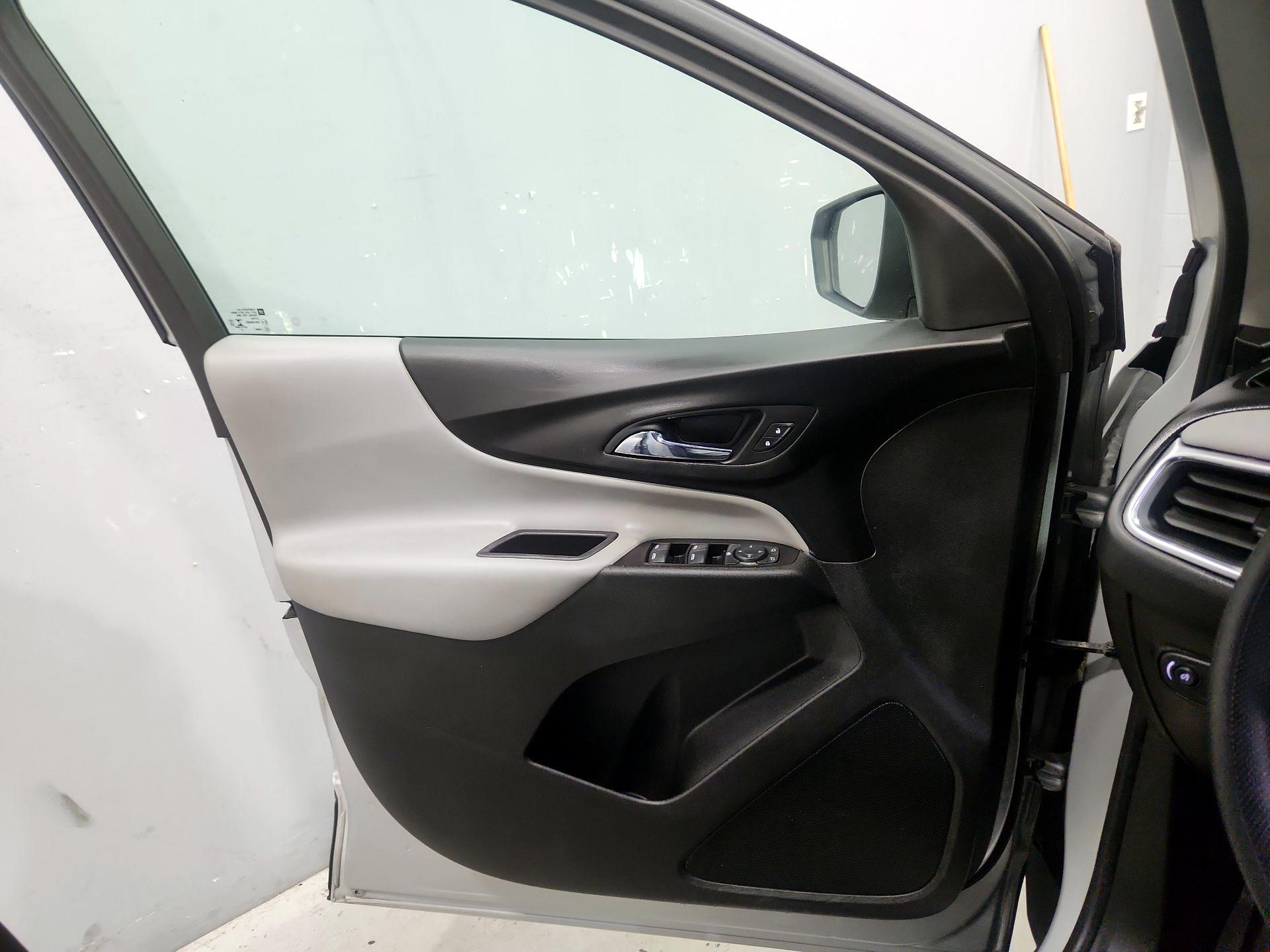 Thumbnail: 2022 Chevrolet Equinox - 12