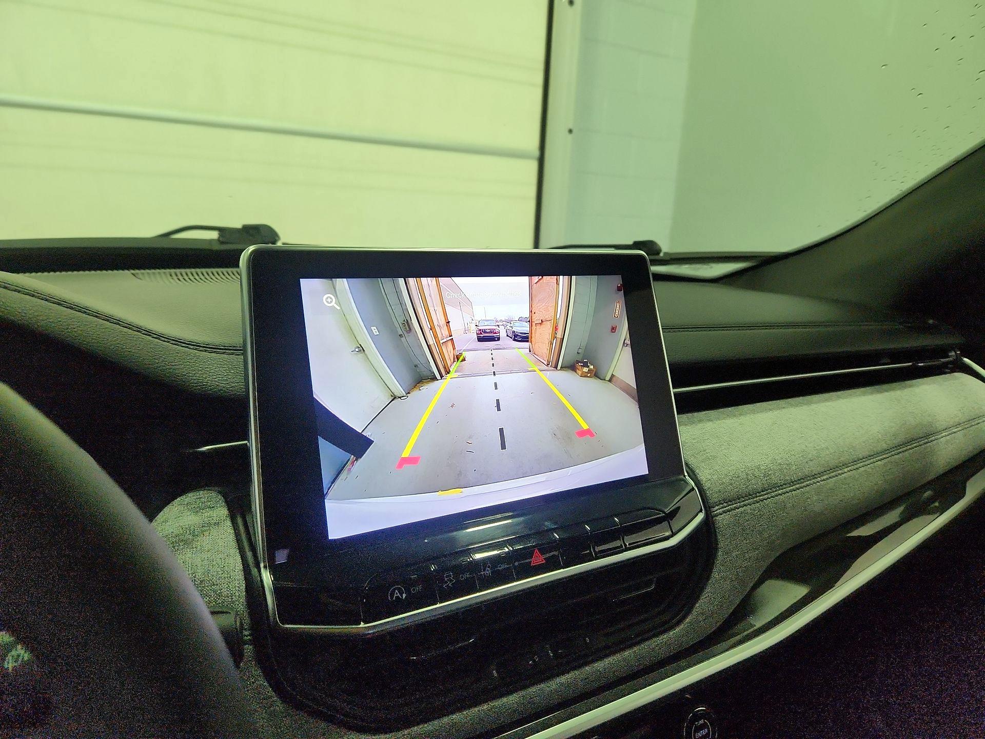 Thumbnail: 2023 Jeep Compass - 14