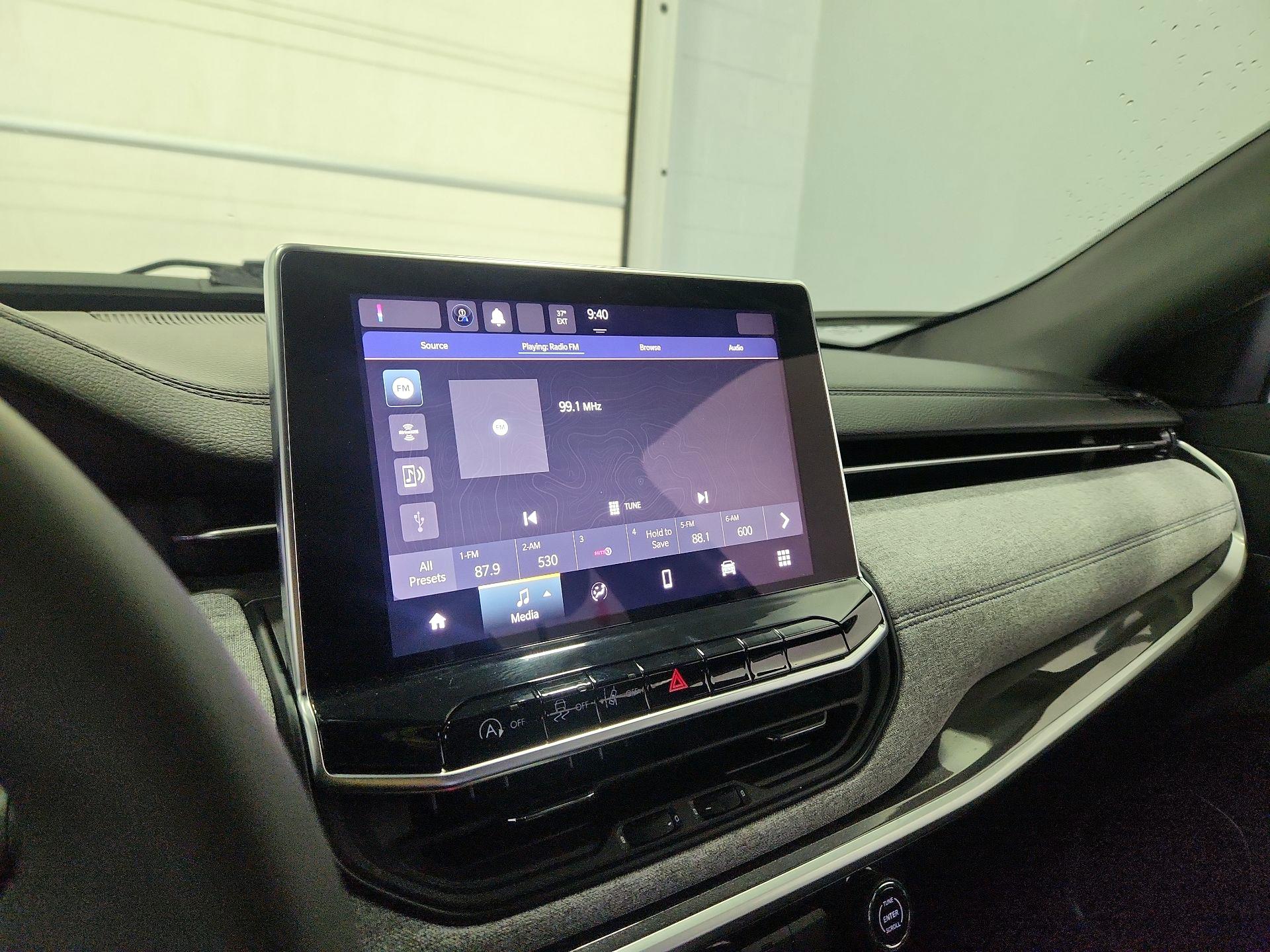 Thumbnail: 2023 Jeep Compass - 15