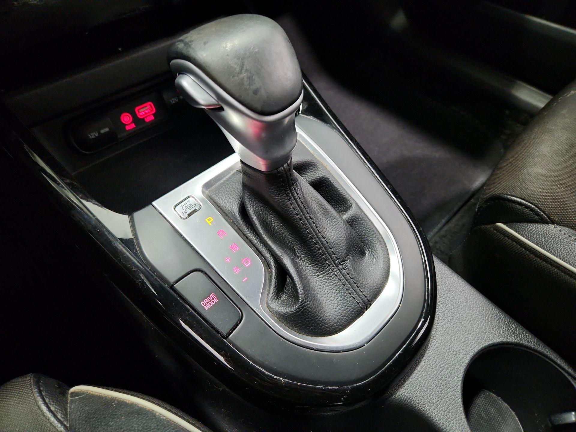 Thumbnail: 2021 Kia Forte - 17