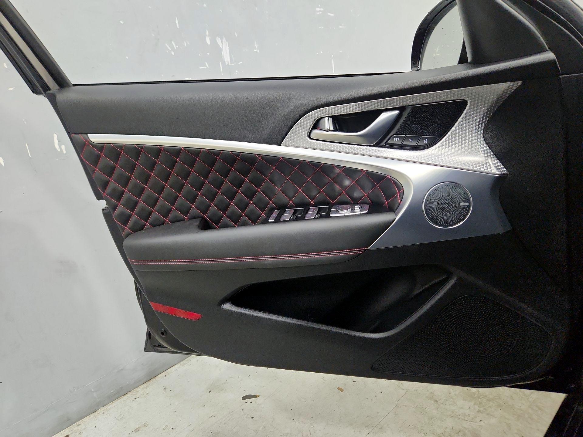 Thumbnail: 2023 Genesis G70 - 12