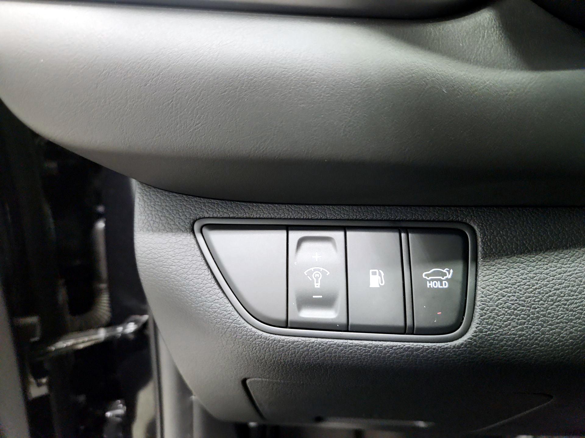 Thumbnail: 2023 Genesis G70 - 13