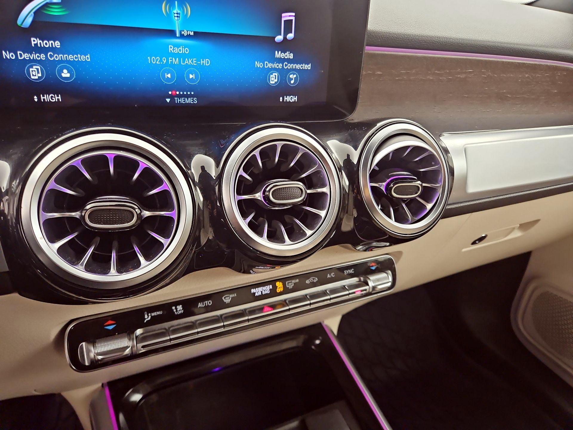 Thumbnail: 2023 Mercedes-Benz GLB - 16