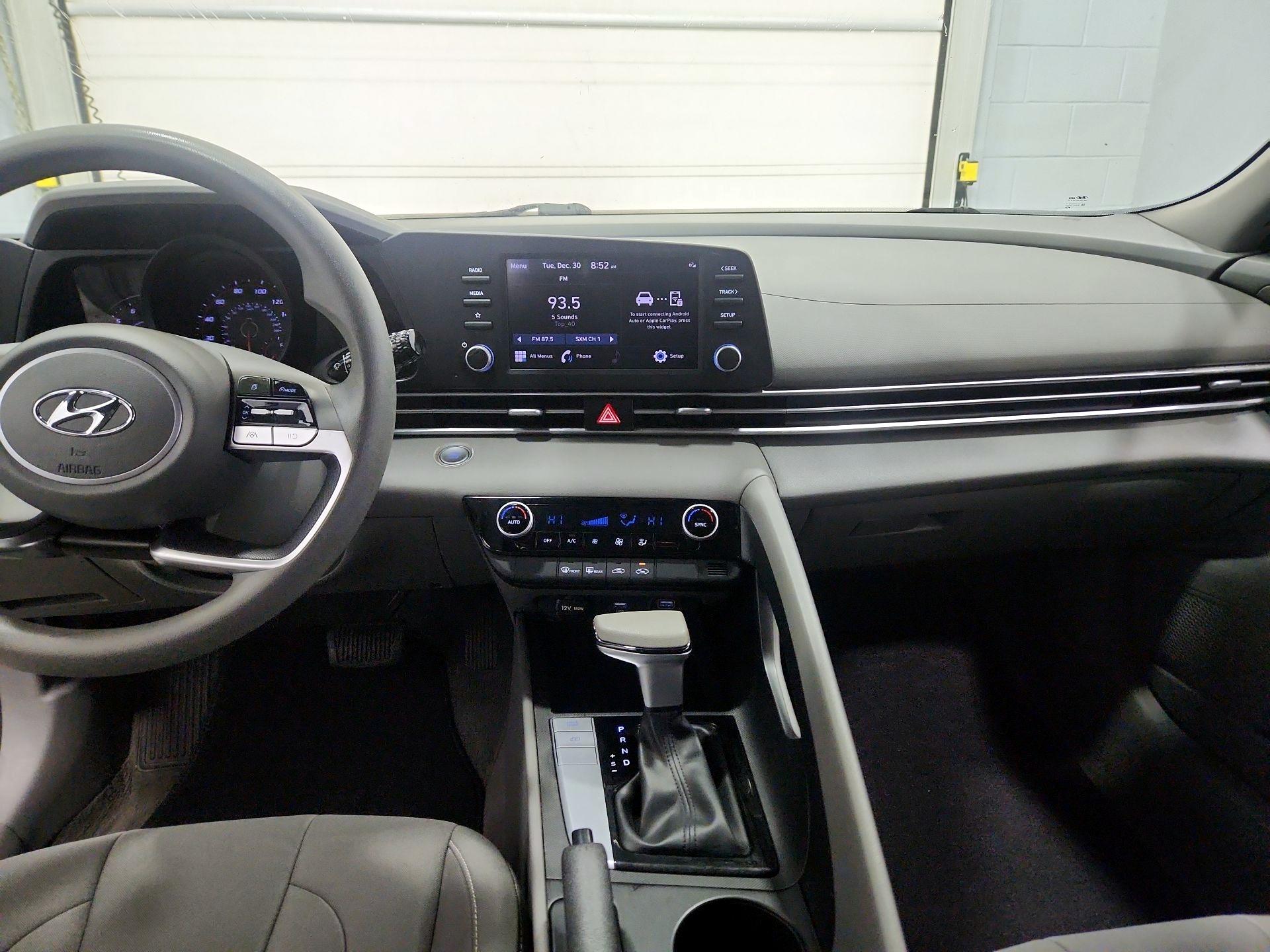 Thumbnail: 2023 Hyundai Elantra - 9