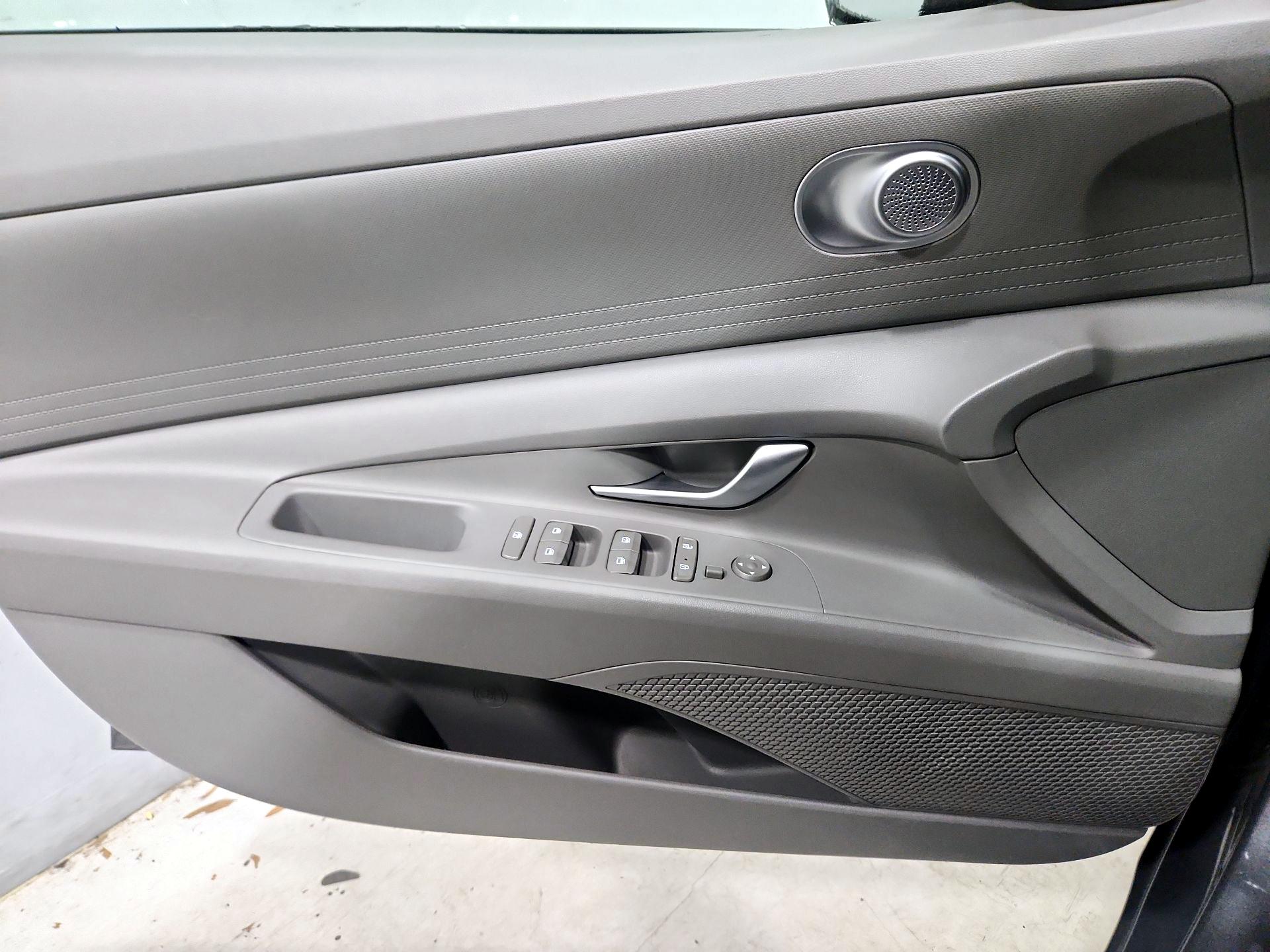 Thumbnail: 2023 Hyundai Elantra - 12