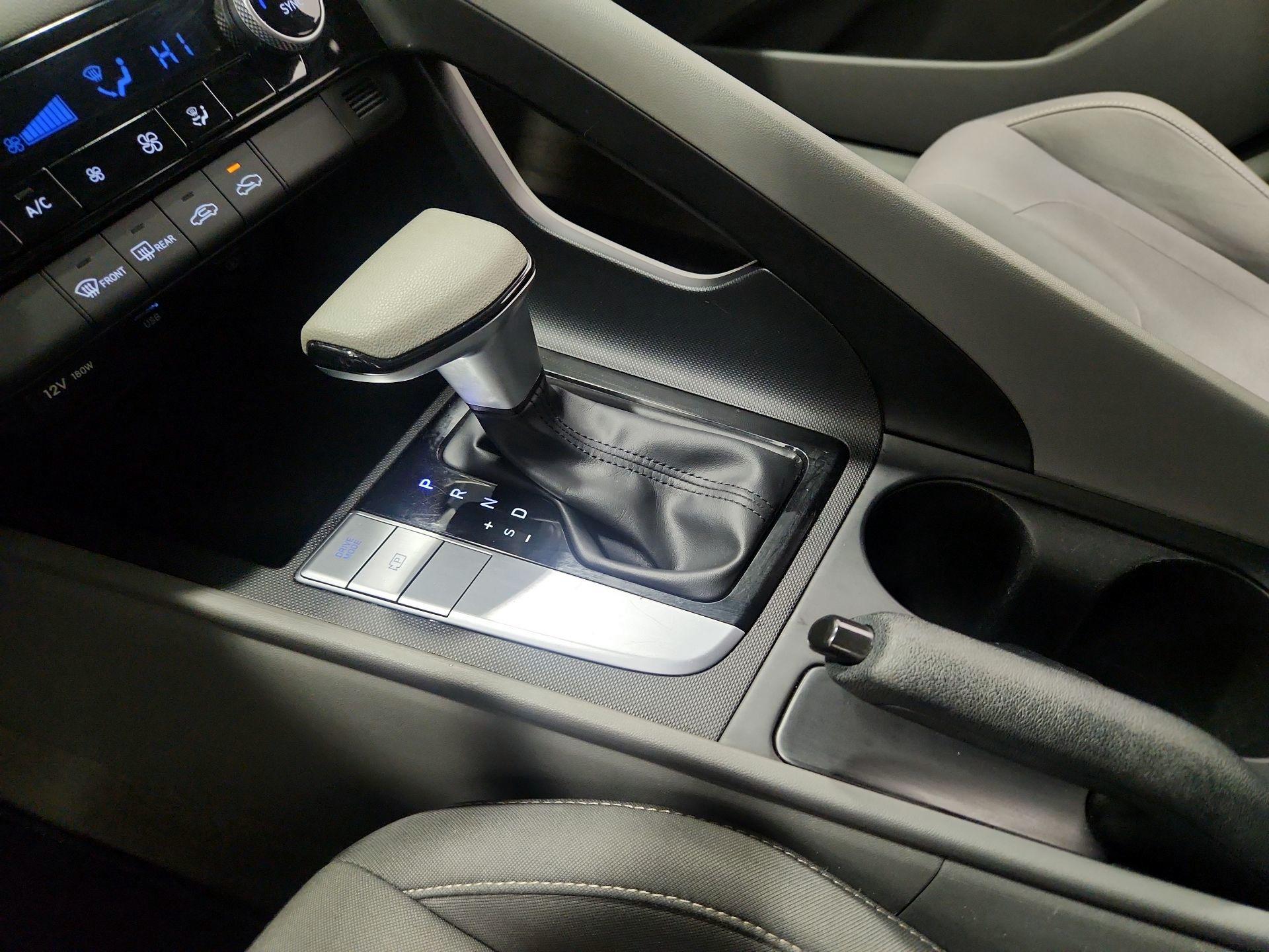 Thumbnail: 2023 Hyundai Elantra - 17