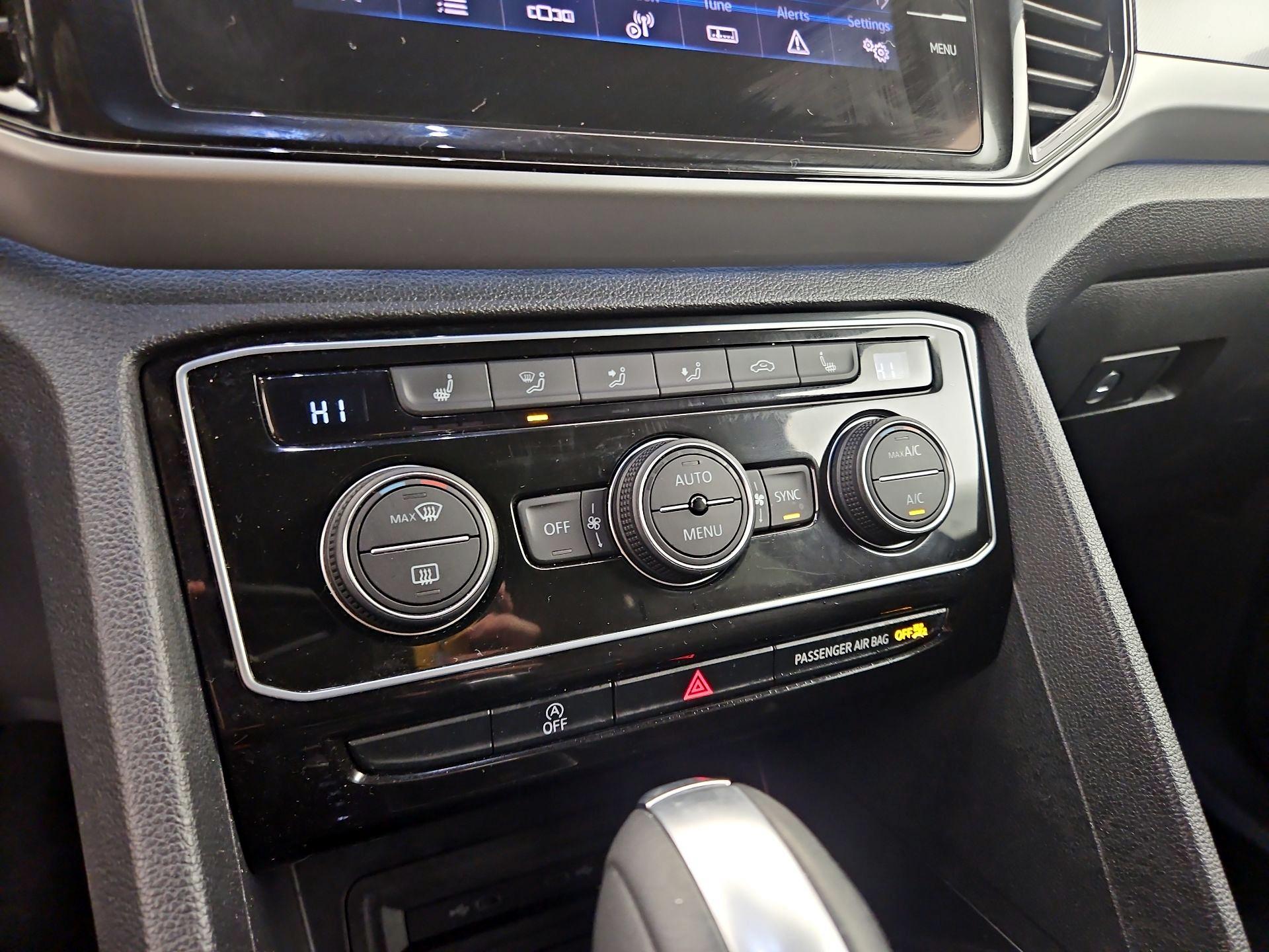 Thumbnail: 2022 Volkswagen Atlas - 16