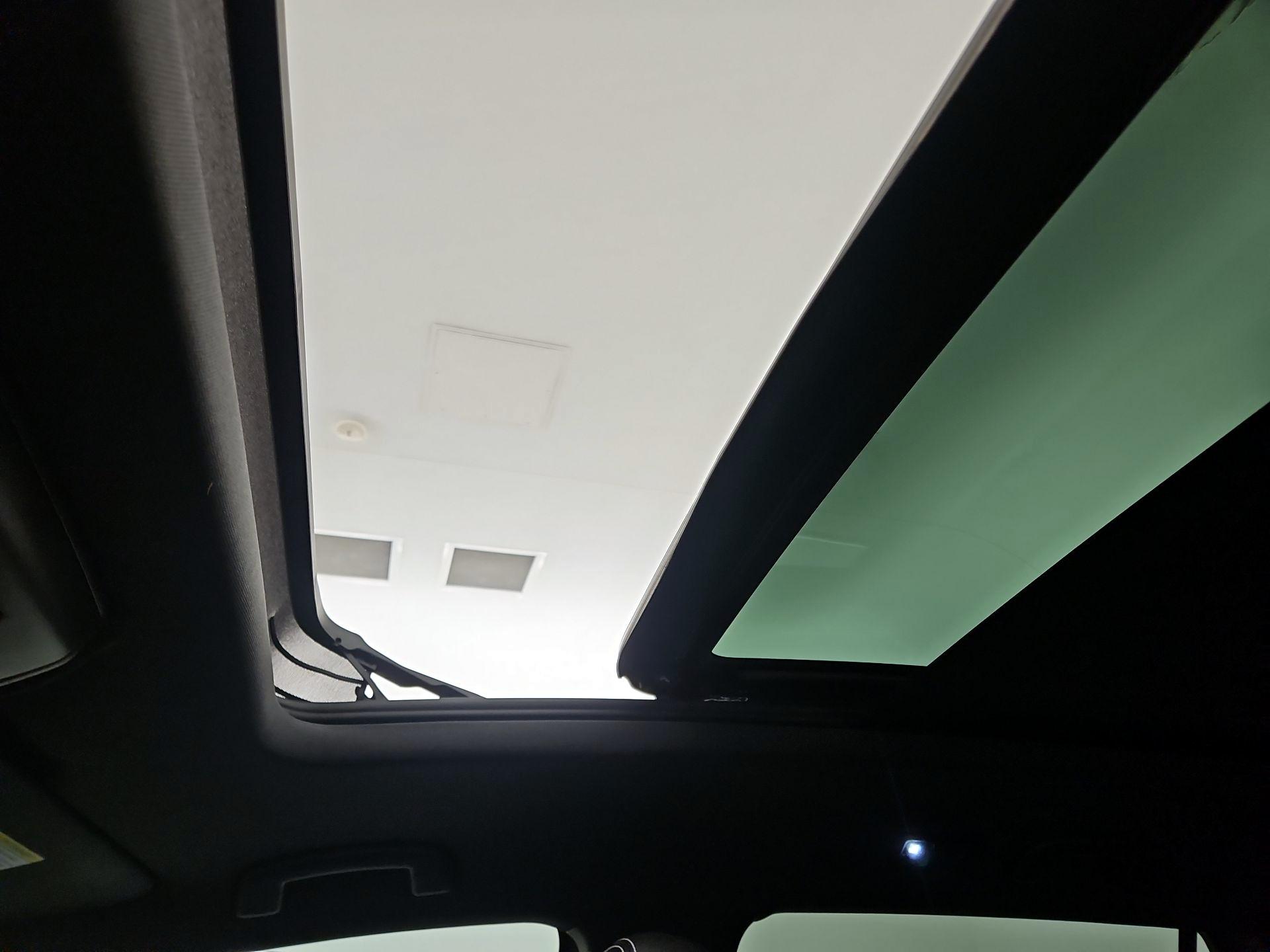 Thumbnail: 2022 Volkswagen Atlas - 19