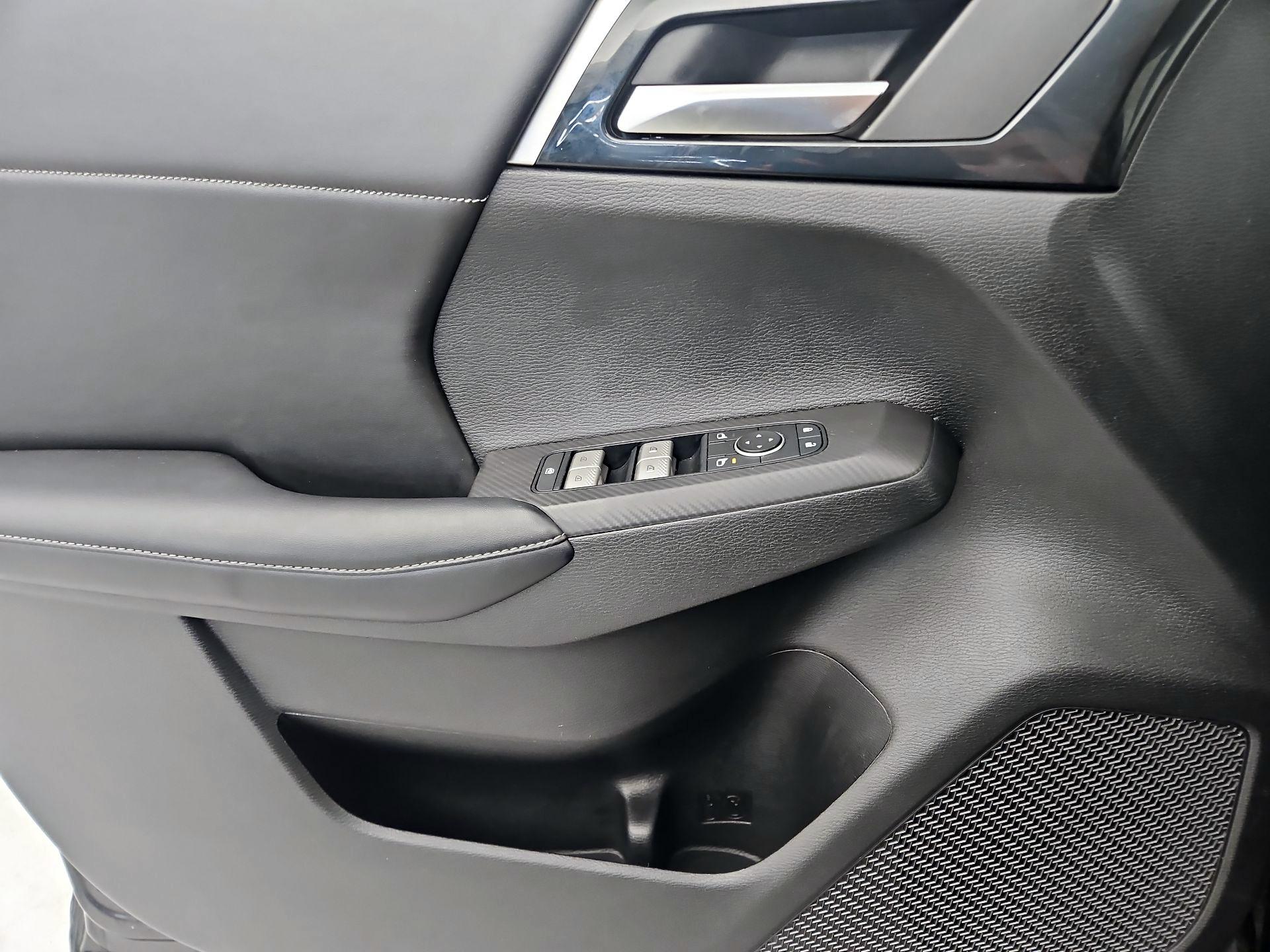 Thumbnail: 2022 Mitsubishi Outlander - 12