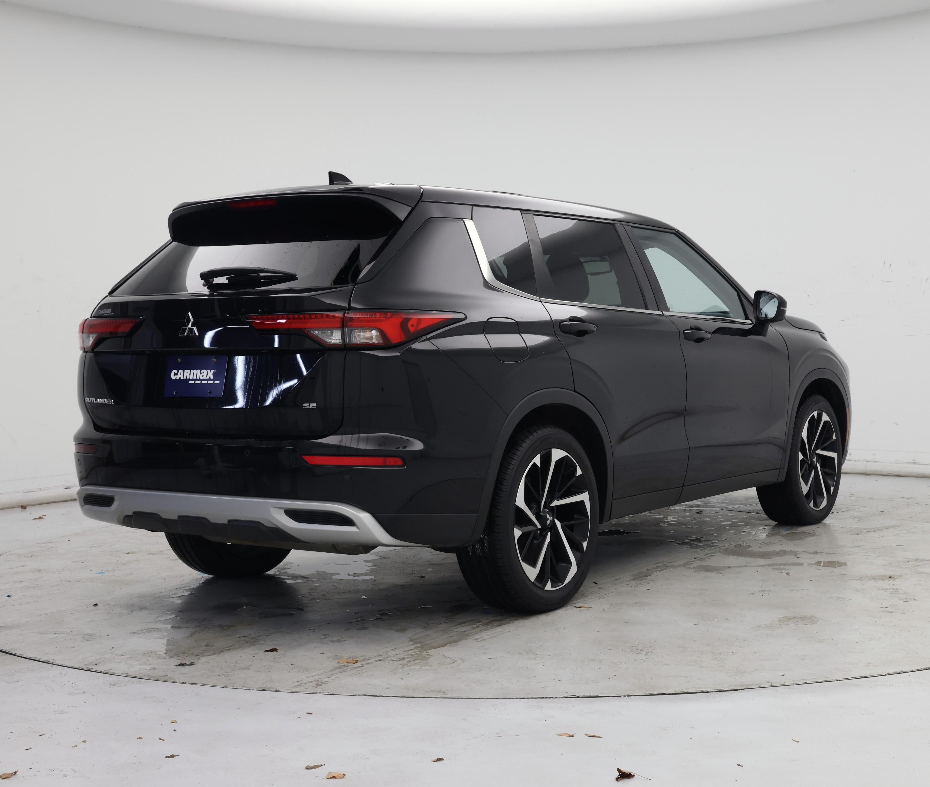 Thumbnail: 2022 Mitsubishi Outlander - 8