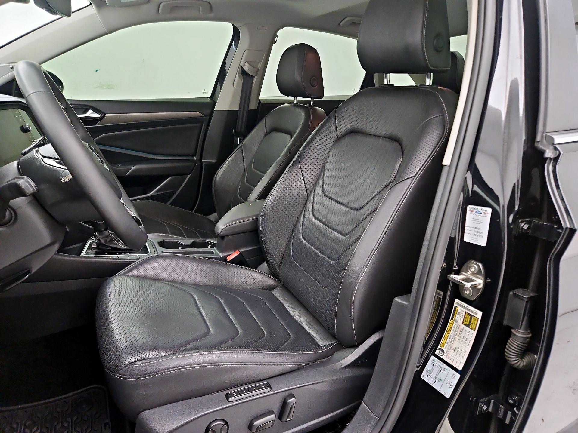 Thumbnail: 2021 Volkswagen Jetta - 11